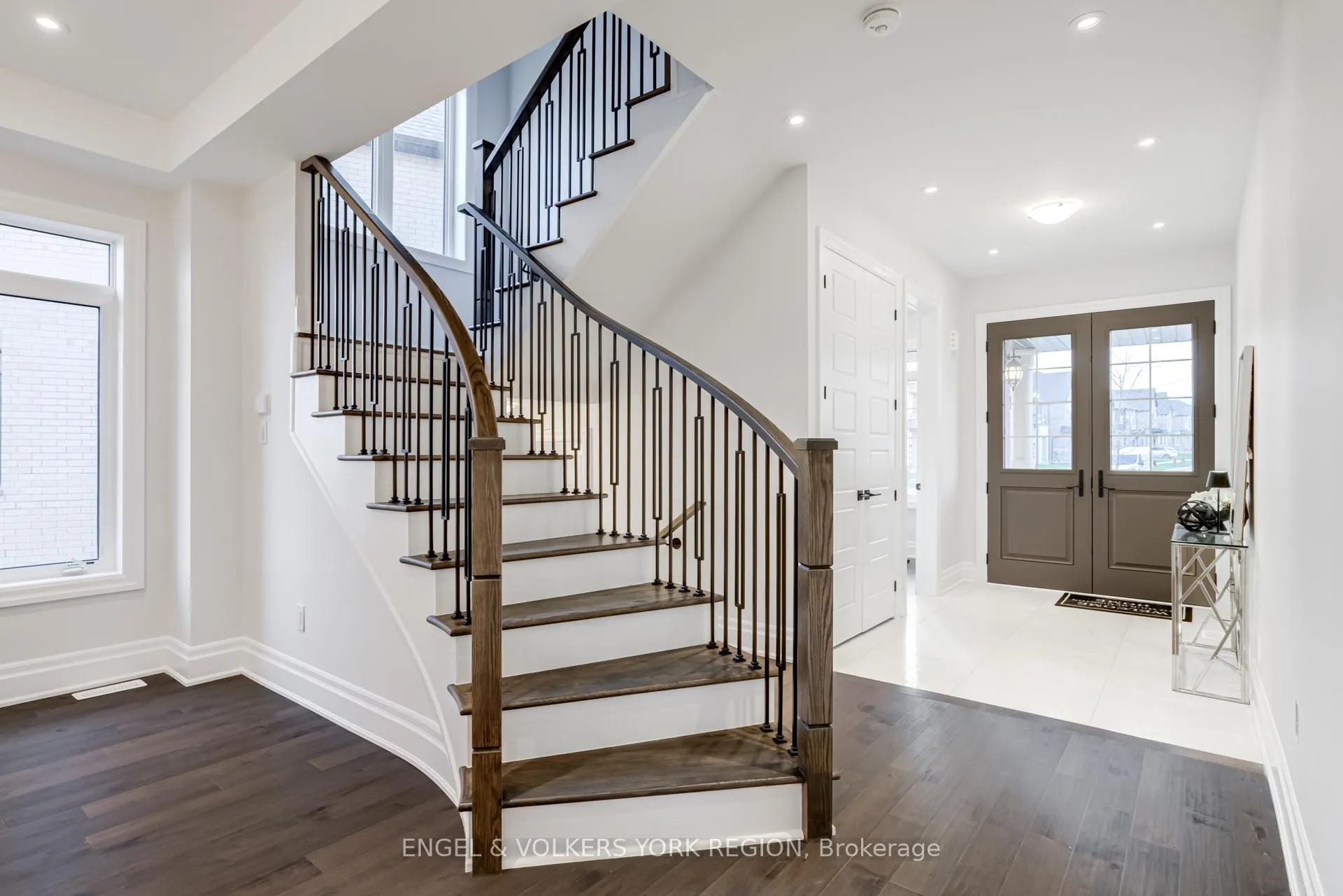 Photo 21 of 10 Keyworth Crescent, Brampton, Sandringham-Wellington North — HOMEH