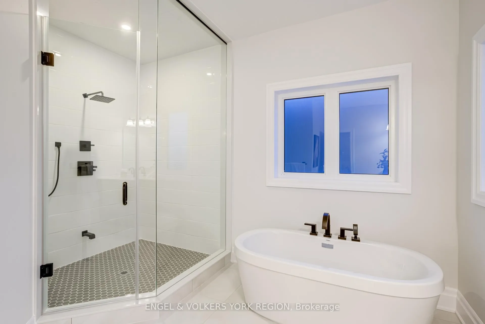 Photo 25 of 10 Keyworth Crescent, Brampton, Sandringham-Wellington North — HOMEH
