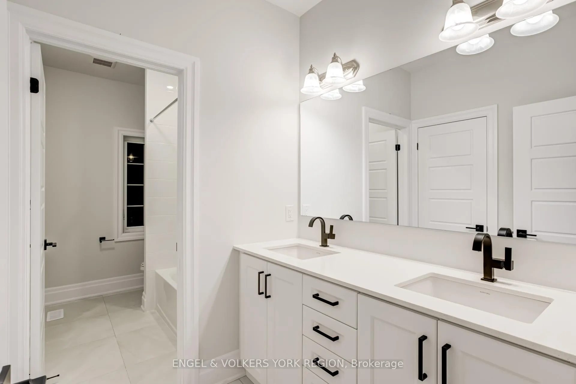 Photo 28 of 10 Keyworth Crescent, Brampton, Sandringham-Wellington North — HOMEH