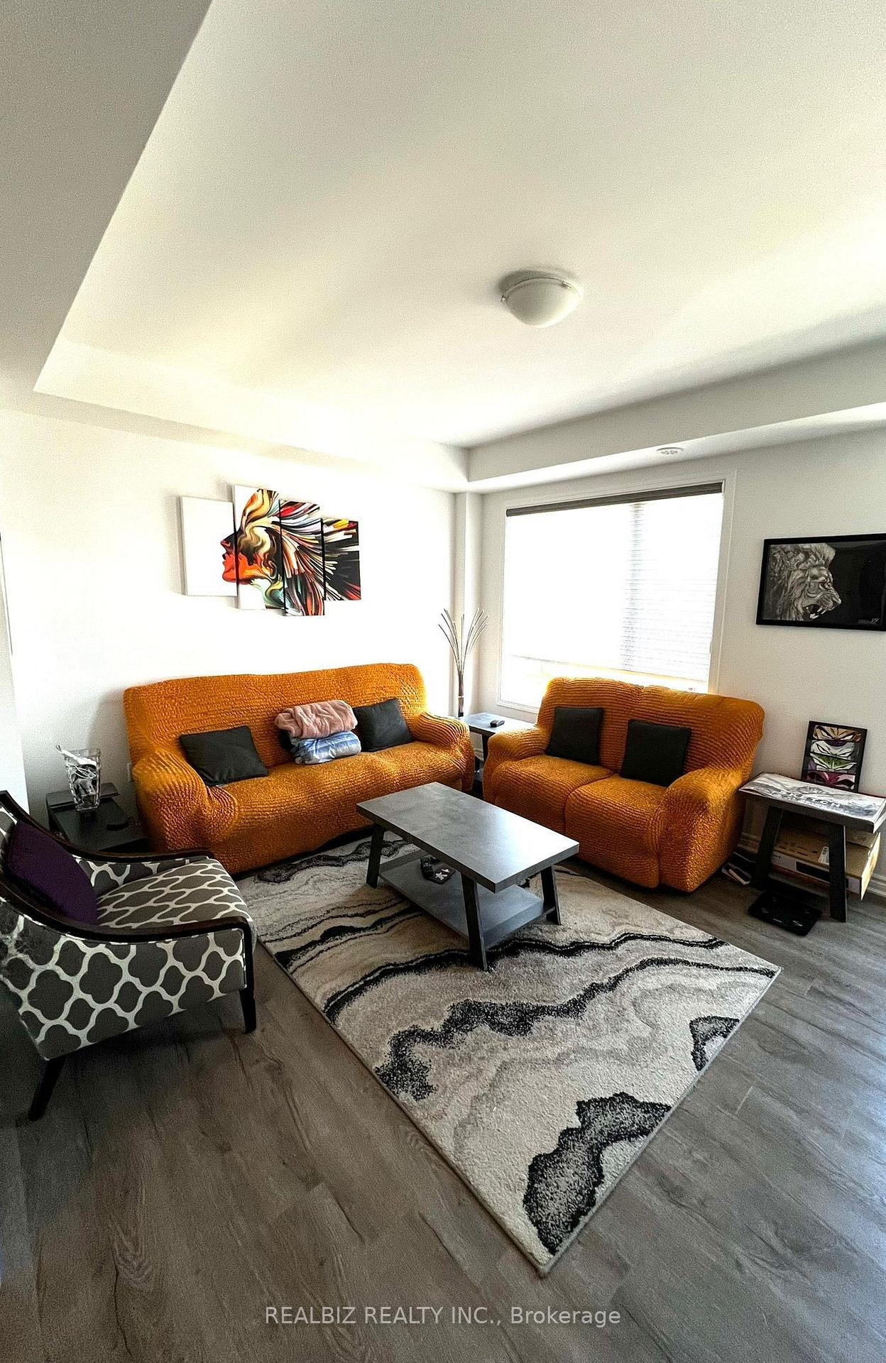 Photo 4 of 65 Keppel Circle, Brampton, Northwest Brampton — HOMEH