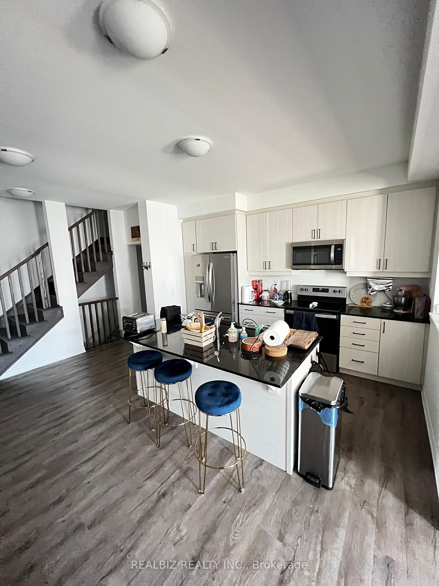 Photo 8 of 65 Keppel Circle, Brampton, Northwest Brampton — HOMEH