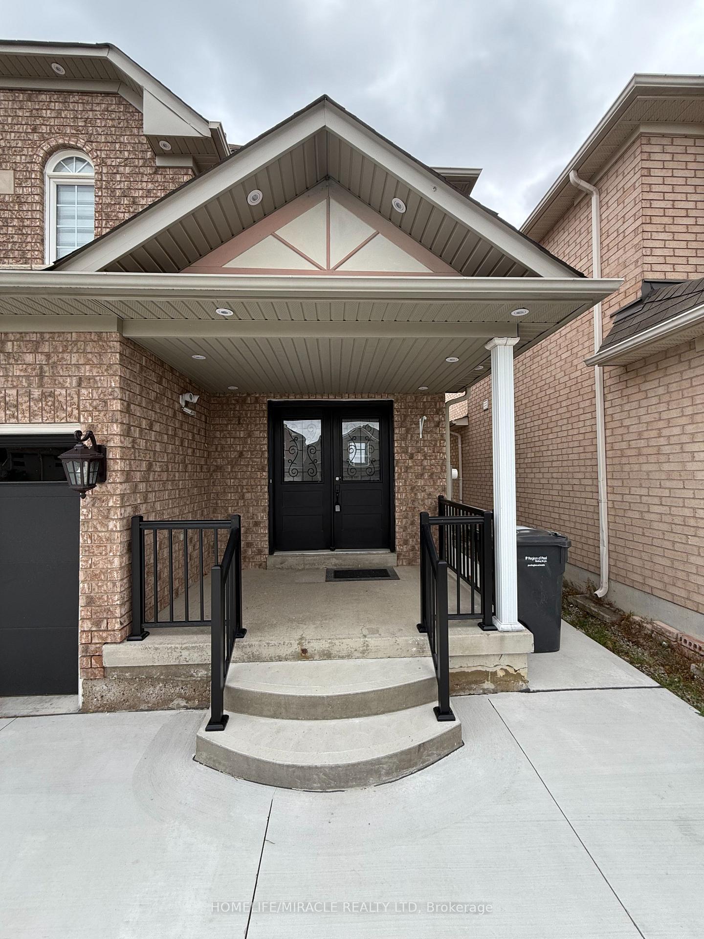 Photo 39 of 91 Buick Boulevard, Brampton, Fletcher's Meadow — HOMEH