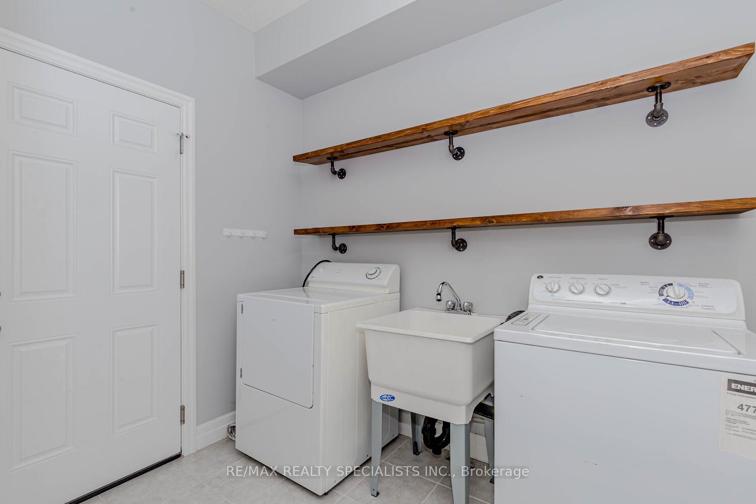 Photo 17 of 131 Freure Drive, Cambridge — HOMEH