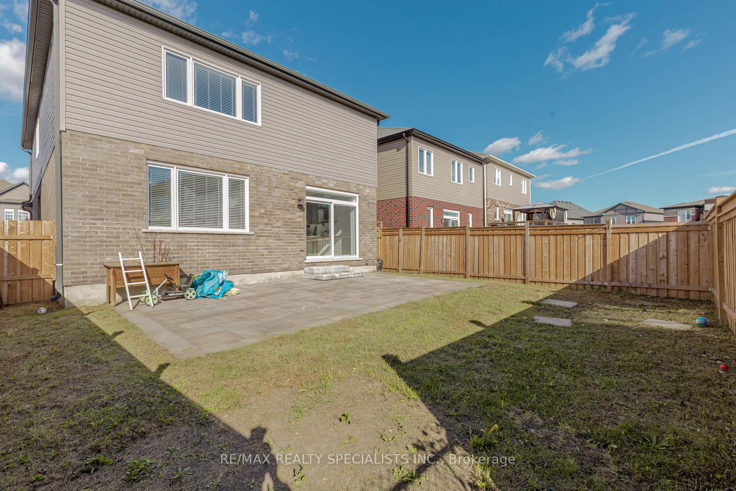 Photo 35 of 131 Freure Drive, Cambridge — HOMEH