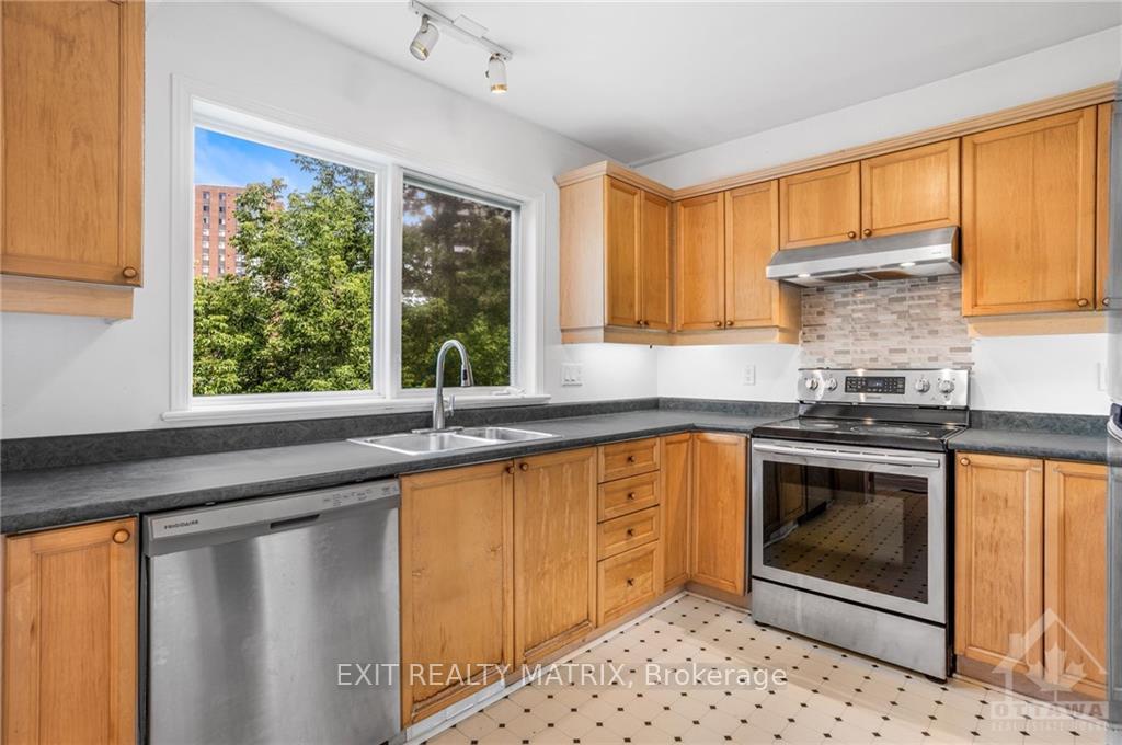 Photo 8 of Unit 21, 825 Grenon Avenue, Ottawa, Britannia Heights — HOMEH