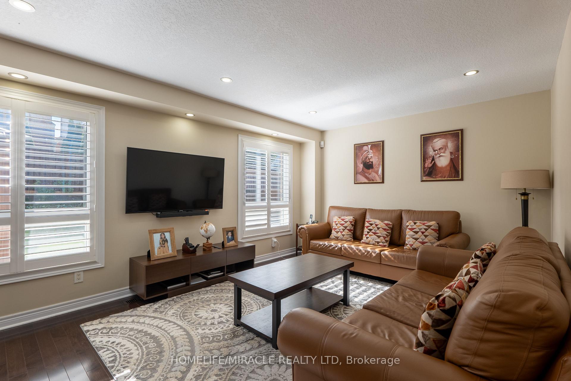 Photo 10 of 24 Triller Avenue, Cambridge — HOMEH