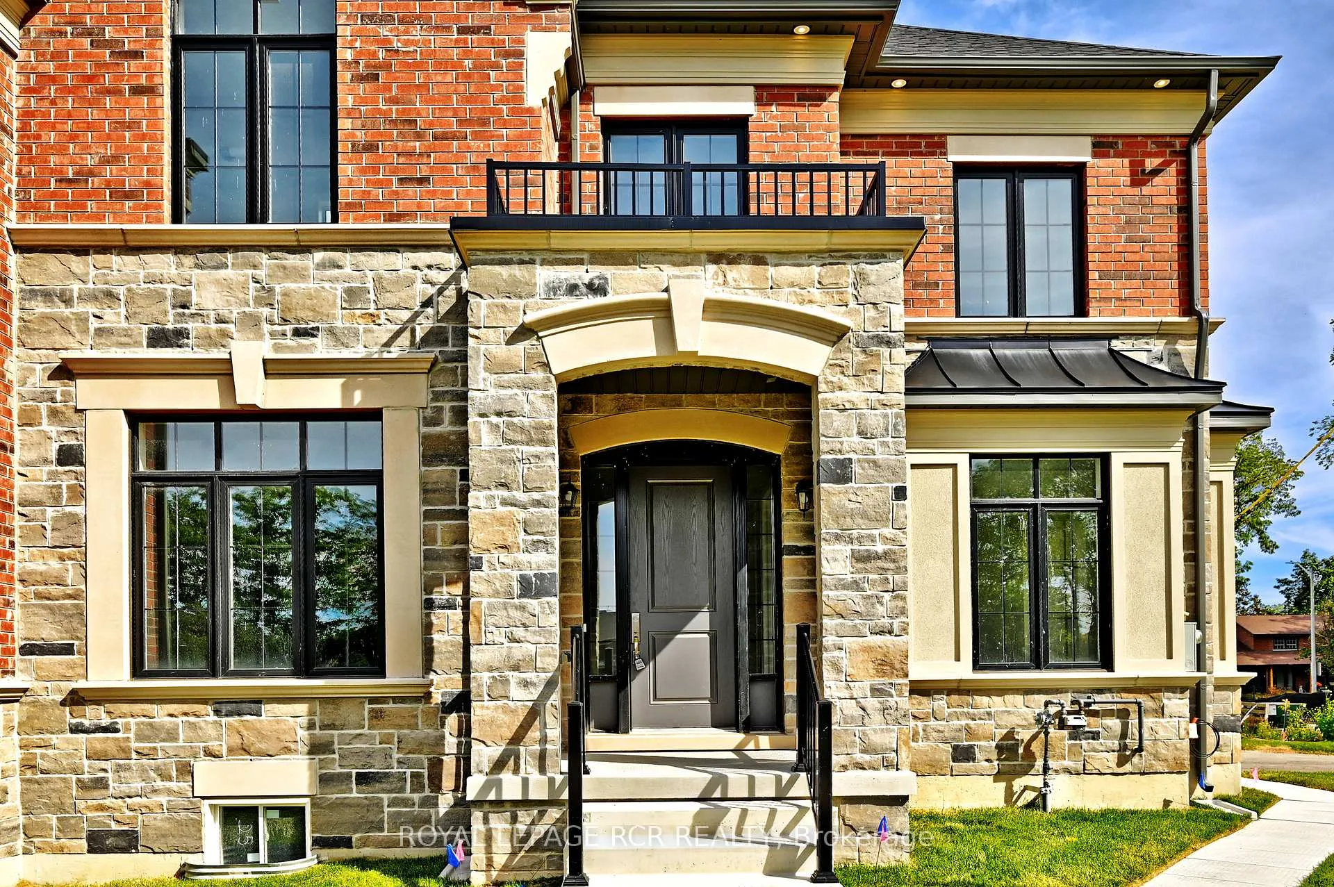 Photo 3 of 10 William Heath Court, Aurora, Aurora Highlands — HOMEH