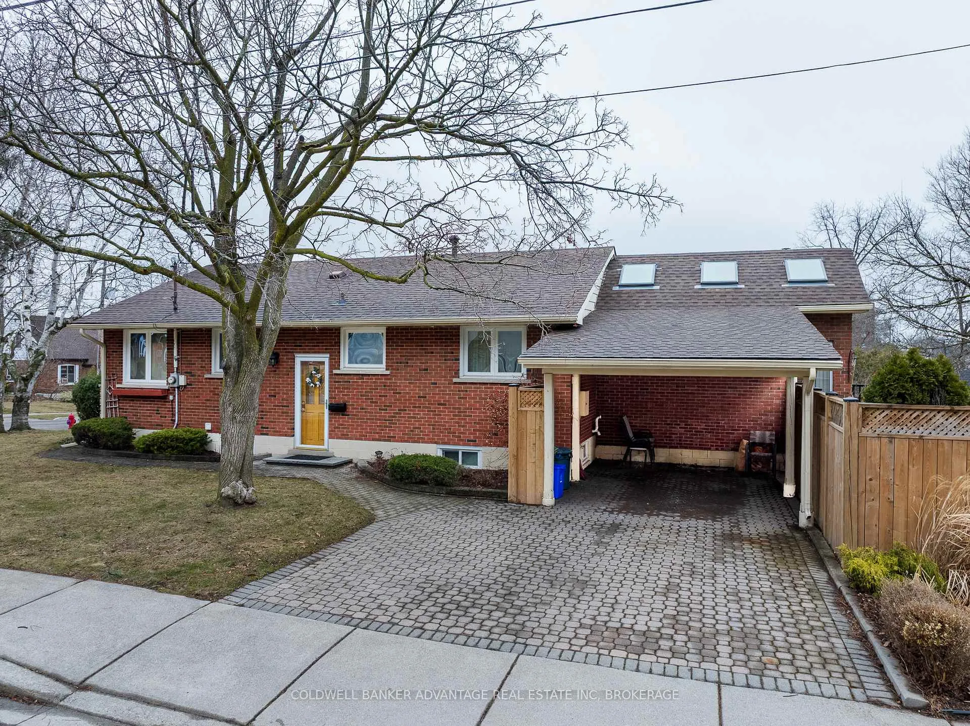 Photo 1 of 17 Wardrope Avenue, Hamilton, Stoney Creek — HOMEH