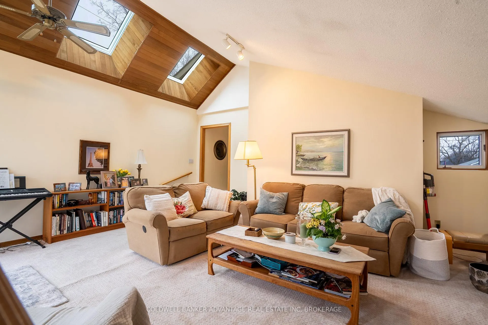 Photo 13 of 17 Wardrope Avenue, Hamilton, Stoney Creek — HOMEH