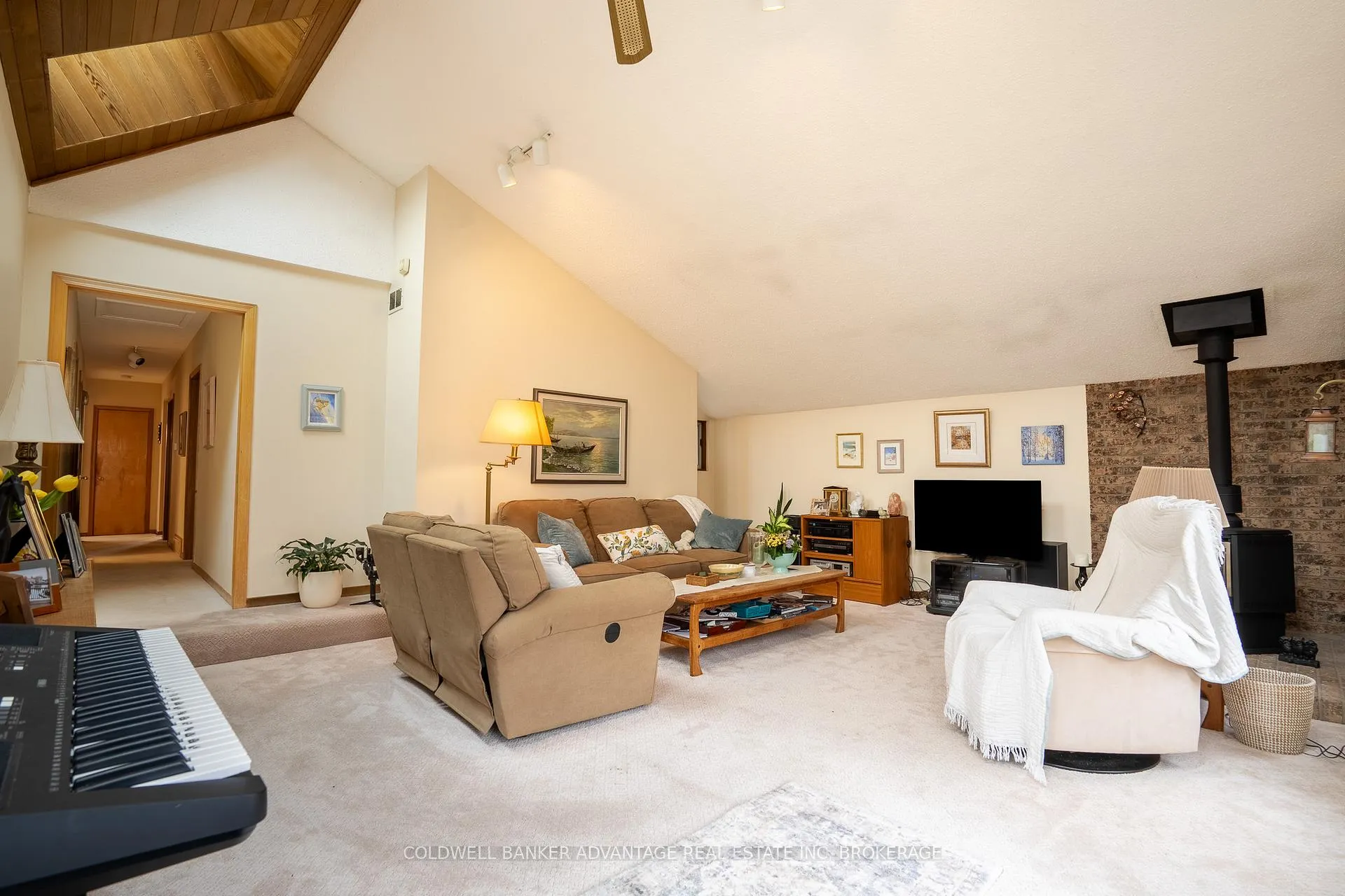 Photo 15 of 17 Wardrope Avenue, Hamilton, Stoney Creek — HOMEH