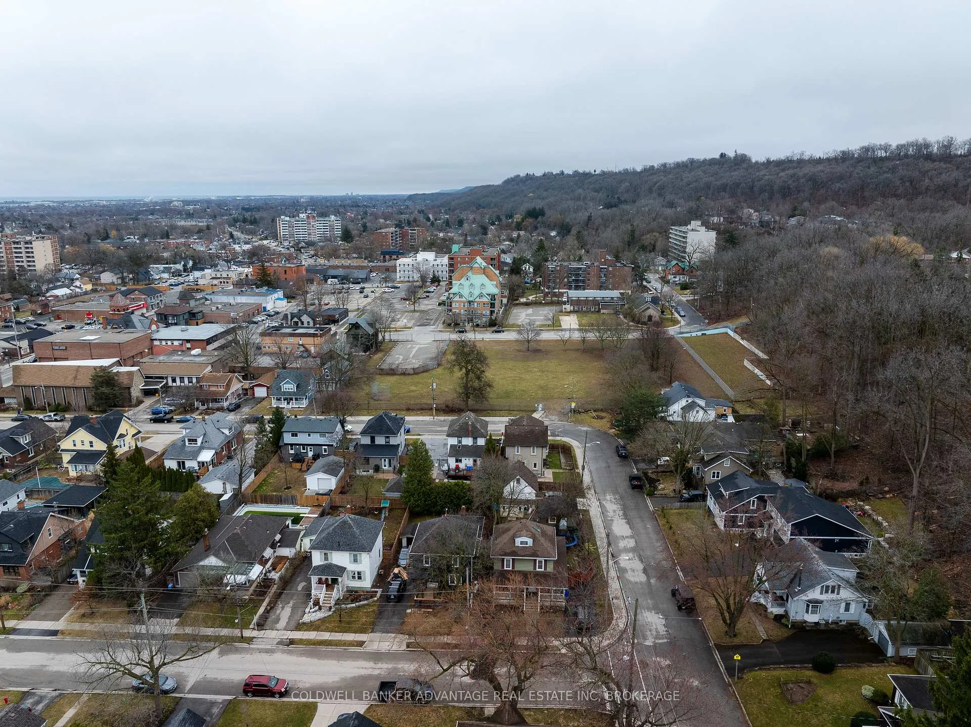 Photo 36 of 17 Wardrope Avenue, Hamilton, Stoney Creek — HOMEH