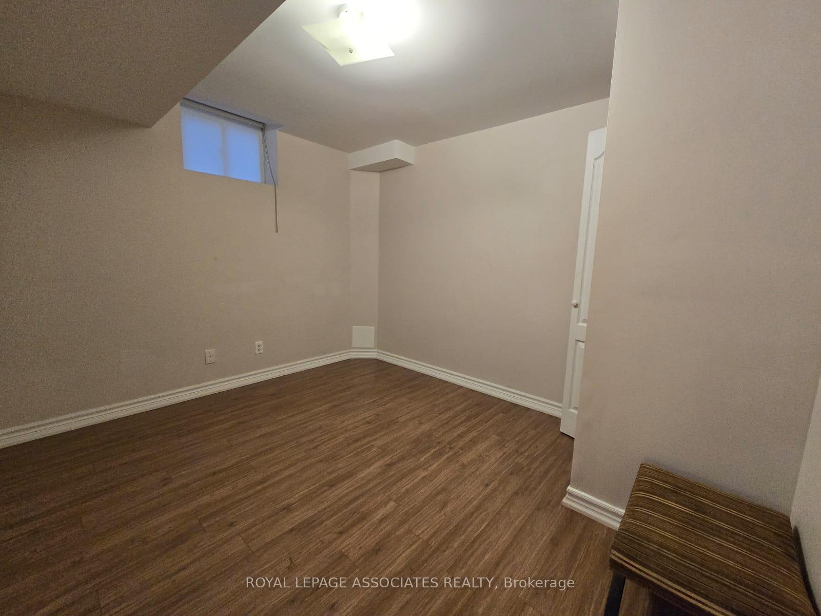 Photo 4 of 72 Starhill Crescent, Brampton, Sandringham-Wellington North — HOMEH