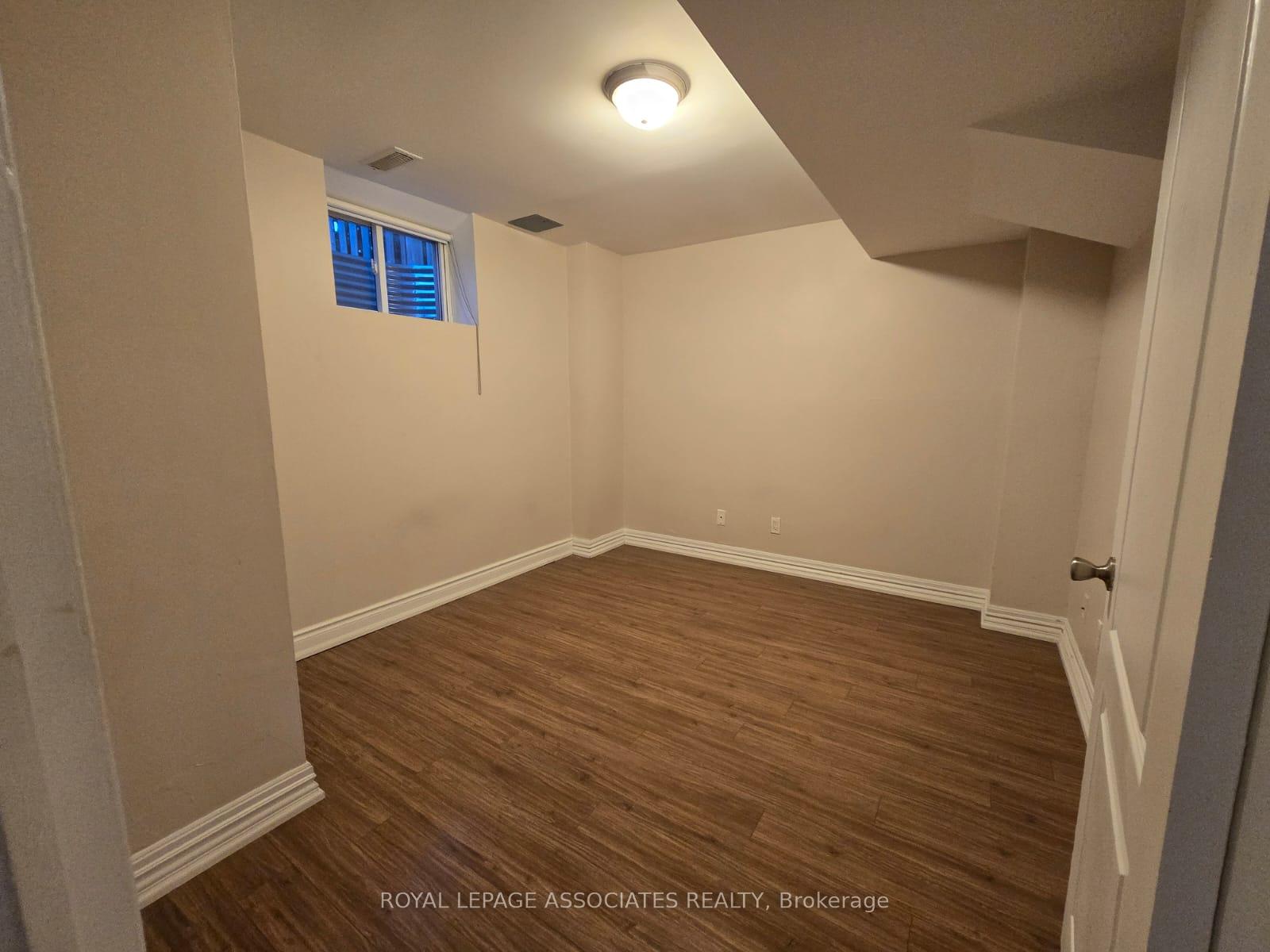 Photo 6 of 72 Starhill Crescent, Brampton, Sandringham-Wellington North — HOMEH