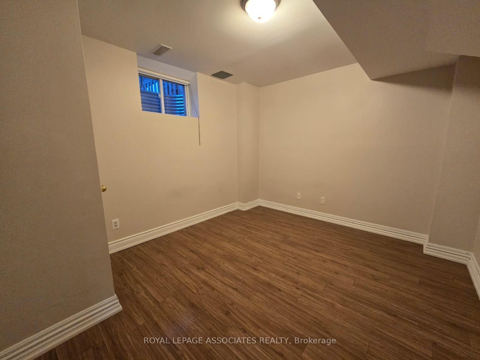 Photo 7 of 72 Starhill Crescent, Brampton, Sandringham-Wellington North — HOMEH