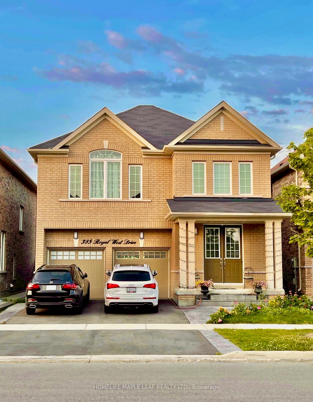 Front of Unit Upper, 385 Royal West Drive