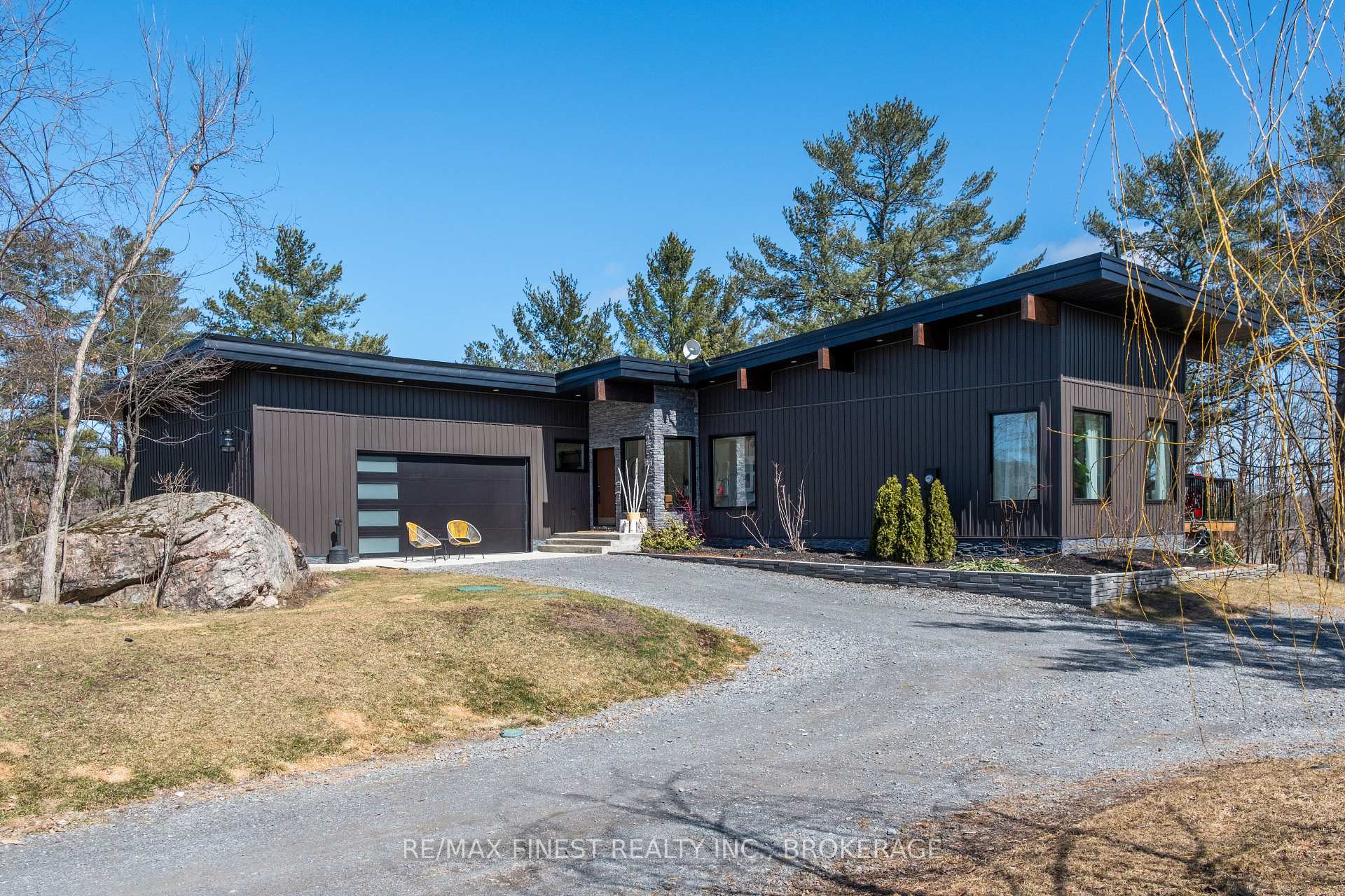 Photo 1 of 1316 Leland Road, Frontenac, Frontenac South — HOMEH