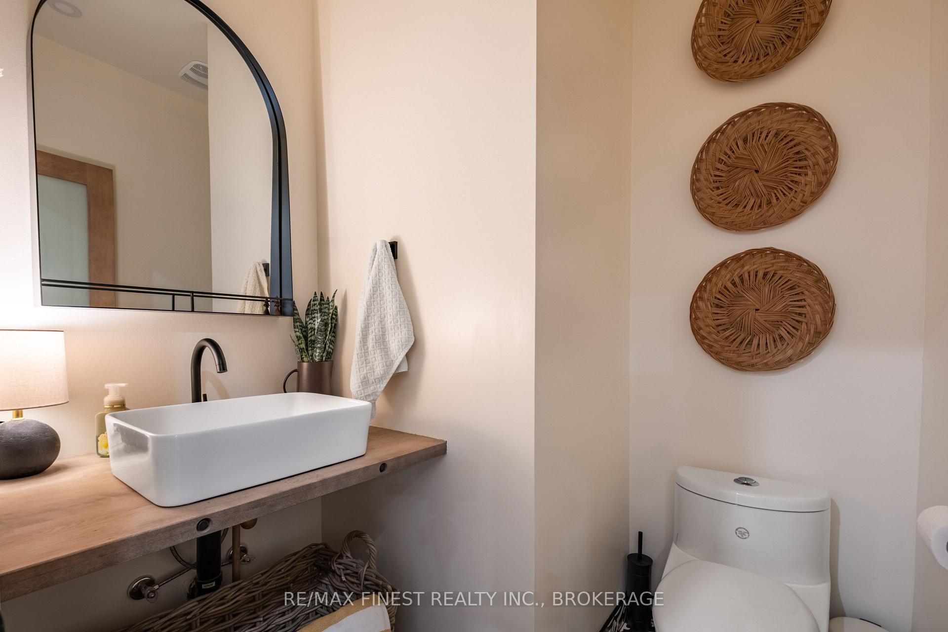 Photo 24 of 1316 Leland Road, Frontenac, Frontenac South — HOMEH