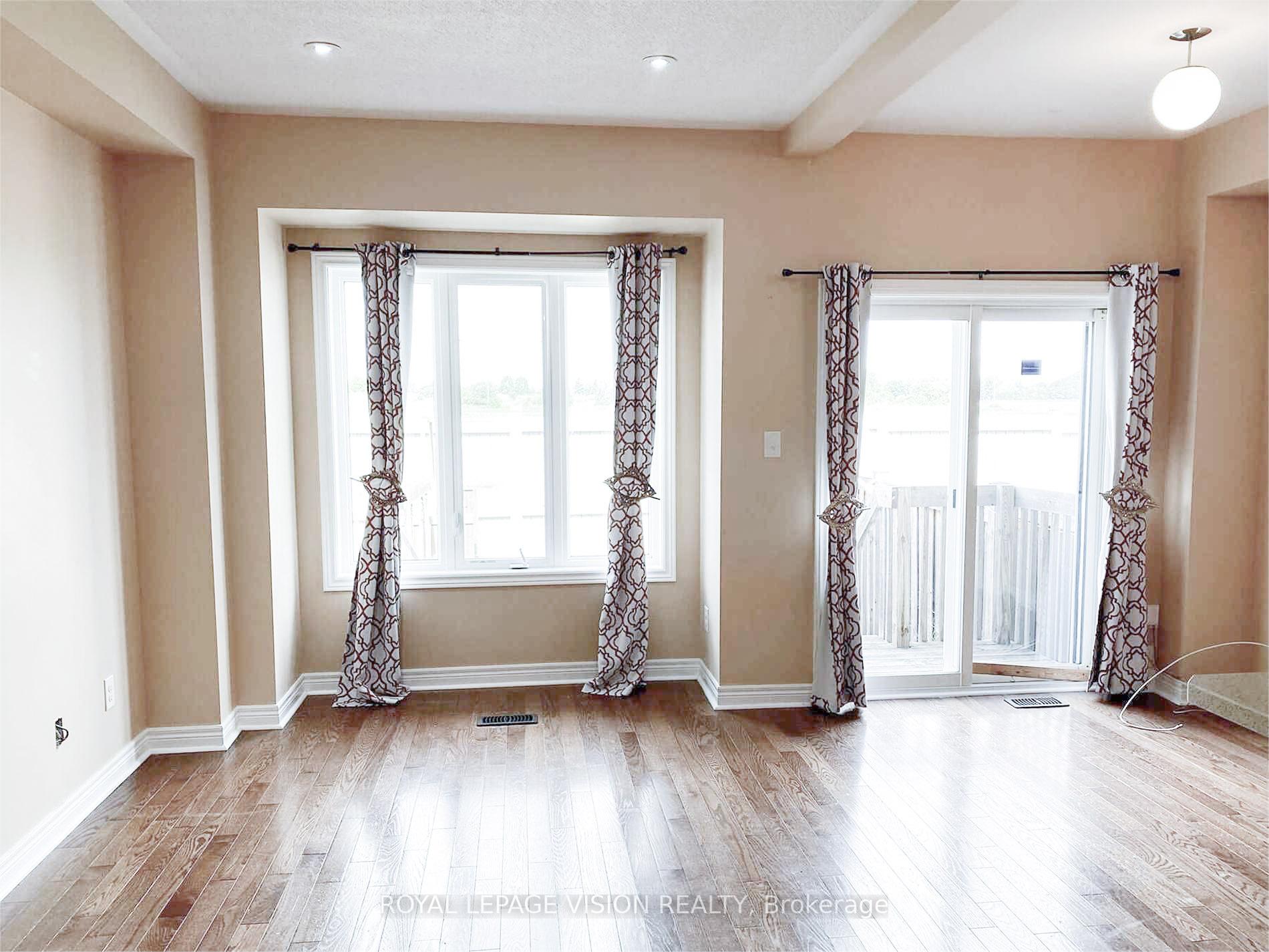 Photo 6 of 7429 Saint Barbara Boulevard, Brampton, Brampton 407 Corridor — HOMEH