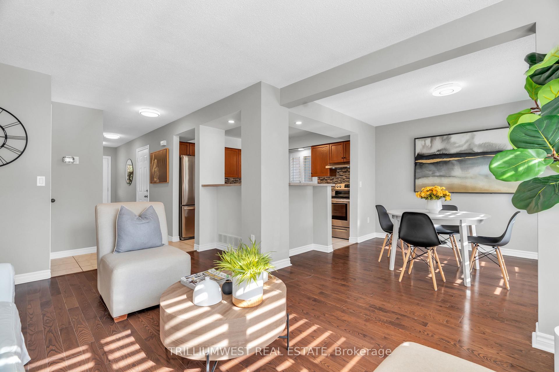 Photo 5 of 24 Kroeger Crescent, Cambridge — HOMEH