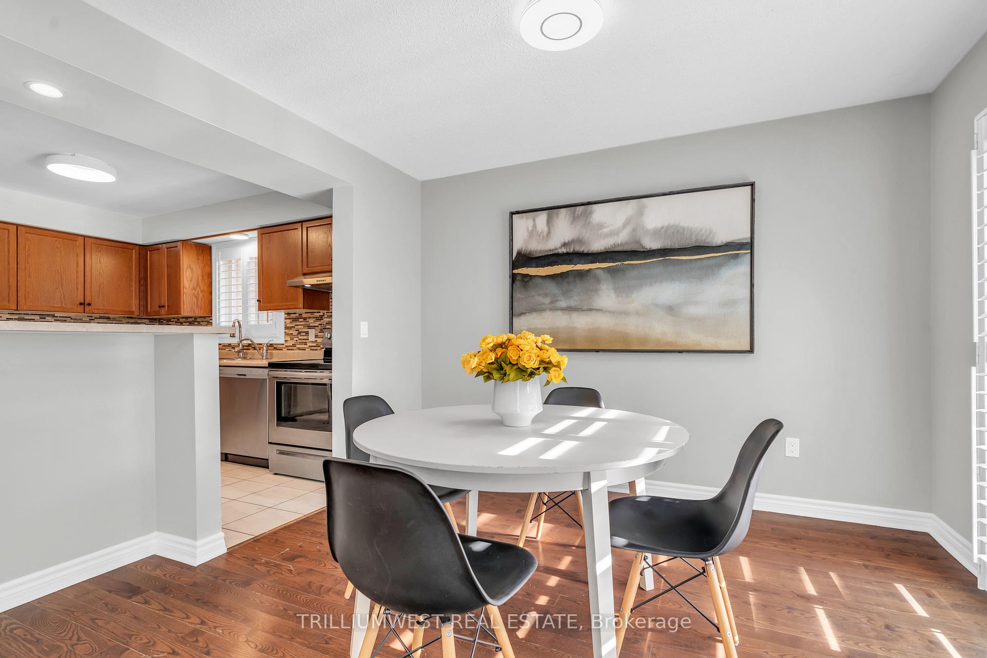 Photo 7 of 24 Kroeger Crescent, Cambridge — HOMEH
