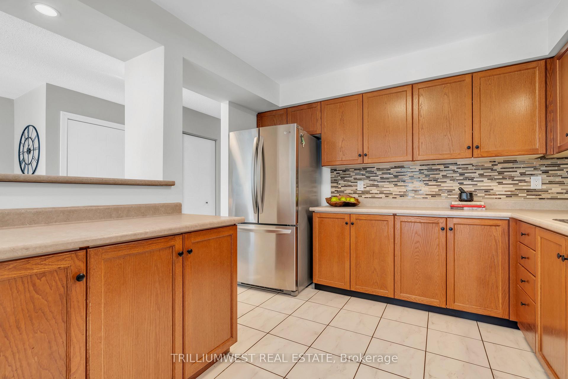 Photo 8 of 24 Kroeger Crescent, Cambridge — HOMEH