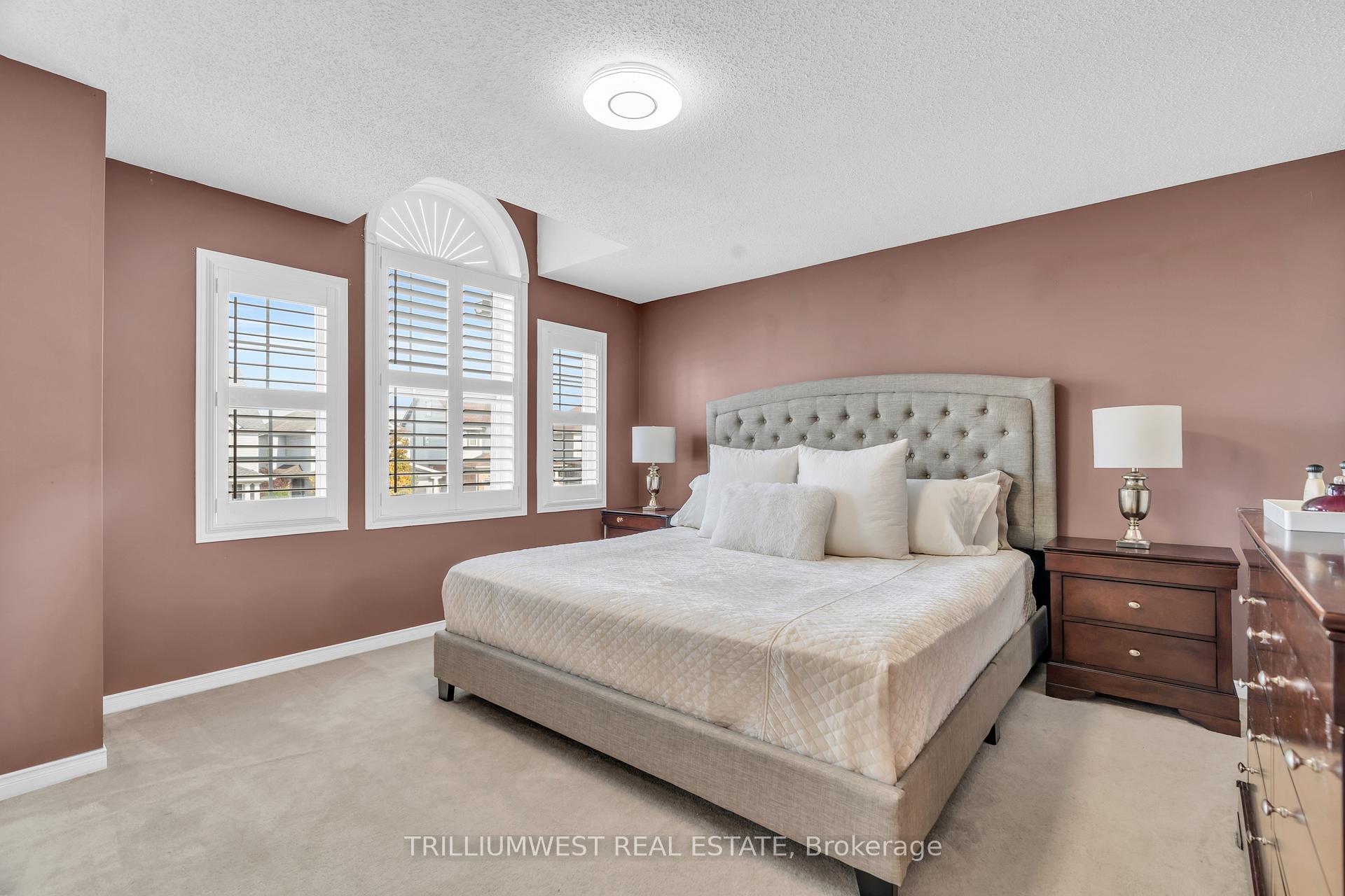 Photo 20 of 24 Kroeger Crescent, Cambridge — HOMEH
