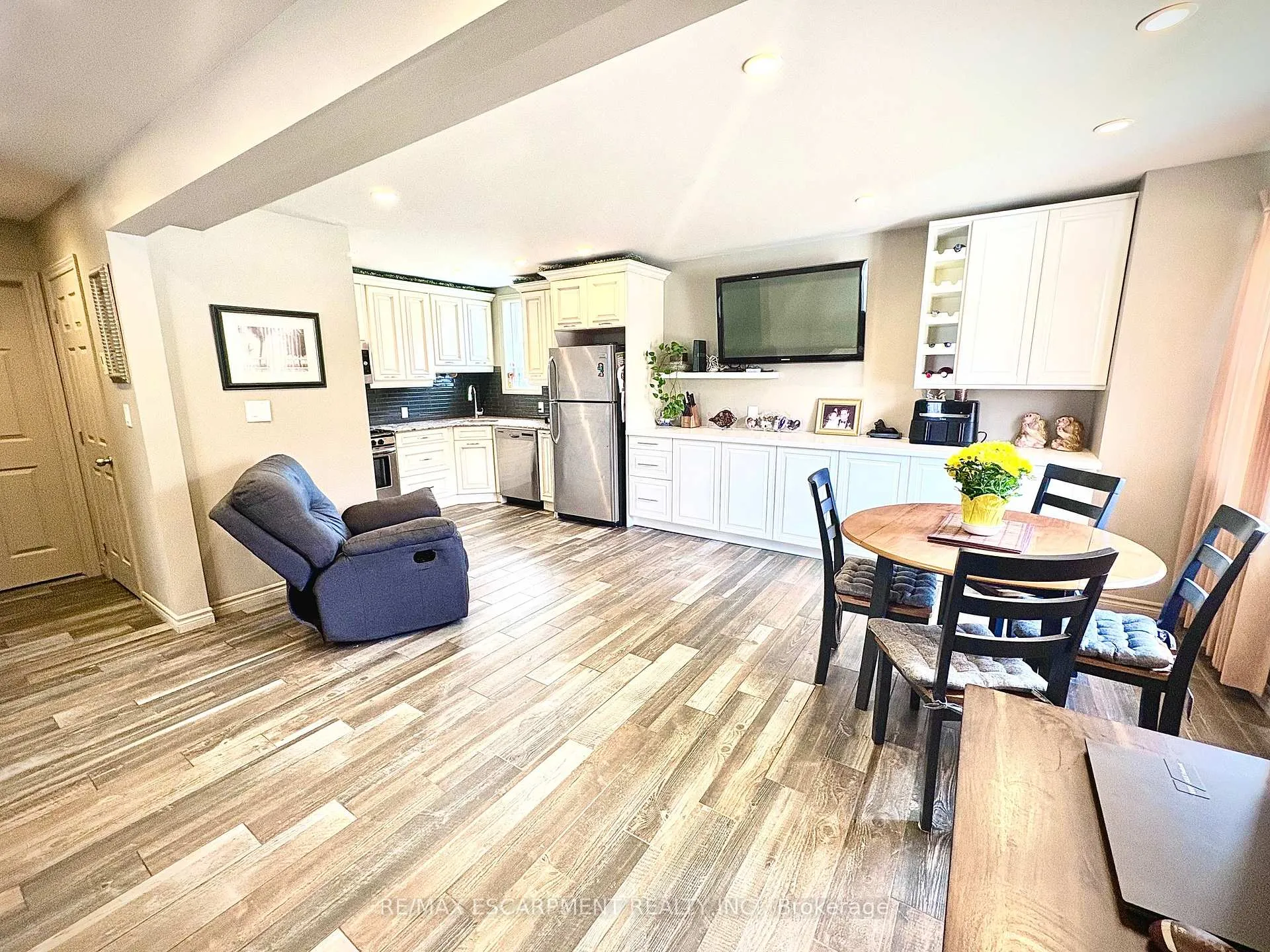 Photo 9 of 199 Kimberly Drive, Hamilton, Rosedale — HOMEH