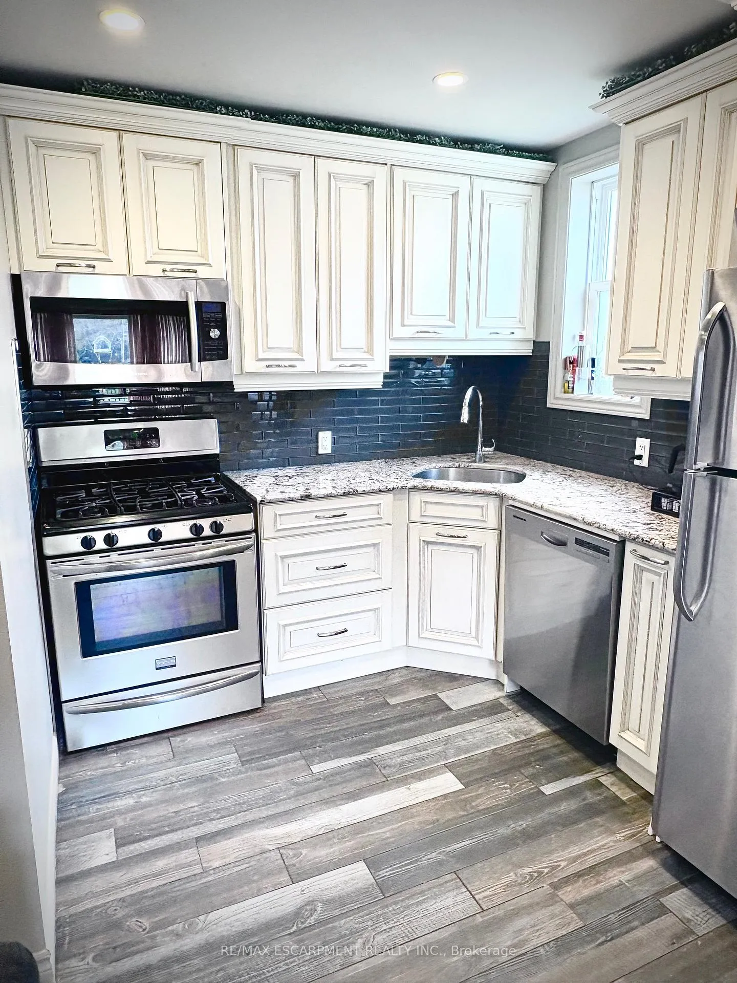 Photo 10 of 199 Kimberly Drive, Hamilton, Rosedale — HOMEH