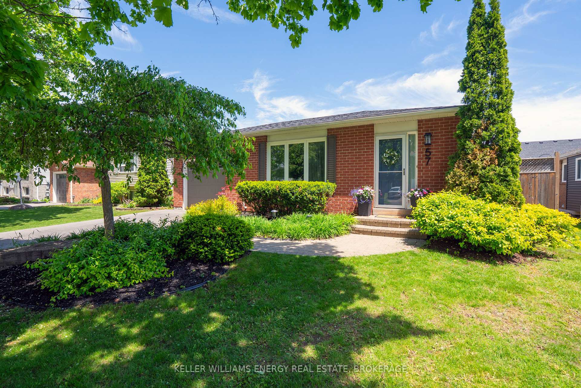 Photo 1 of 57 Centerfield Drive, Clarington, Courtice — HOMEH