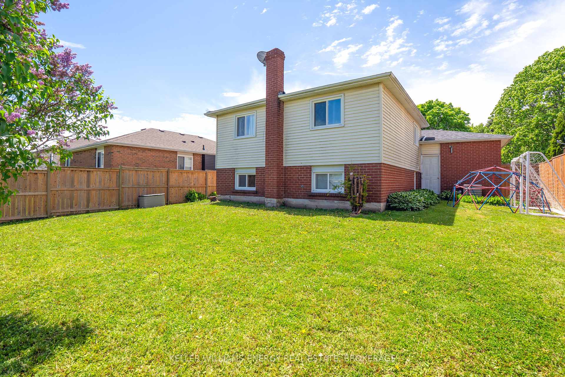 Photo 14 of 57 Centerfield Drive, Clarington, Courtice — HOMEH