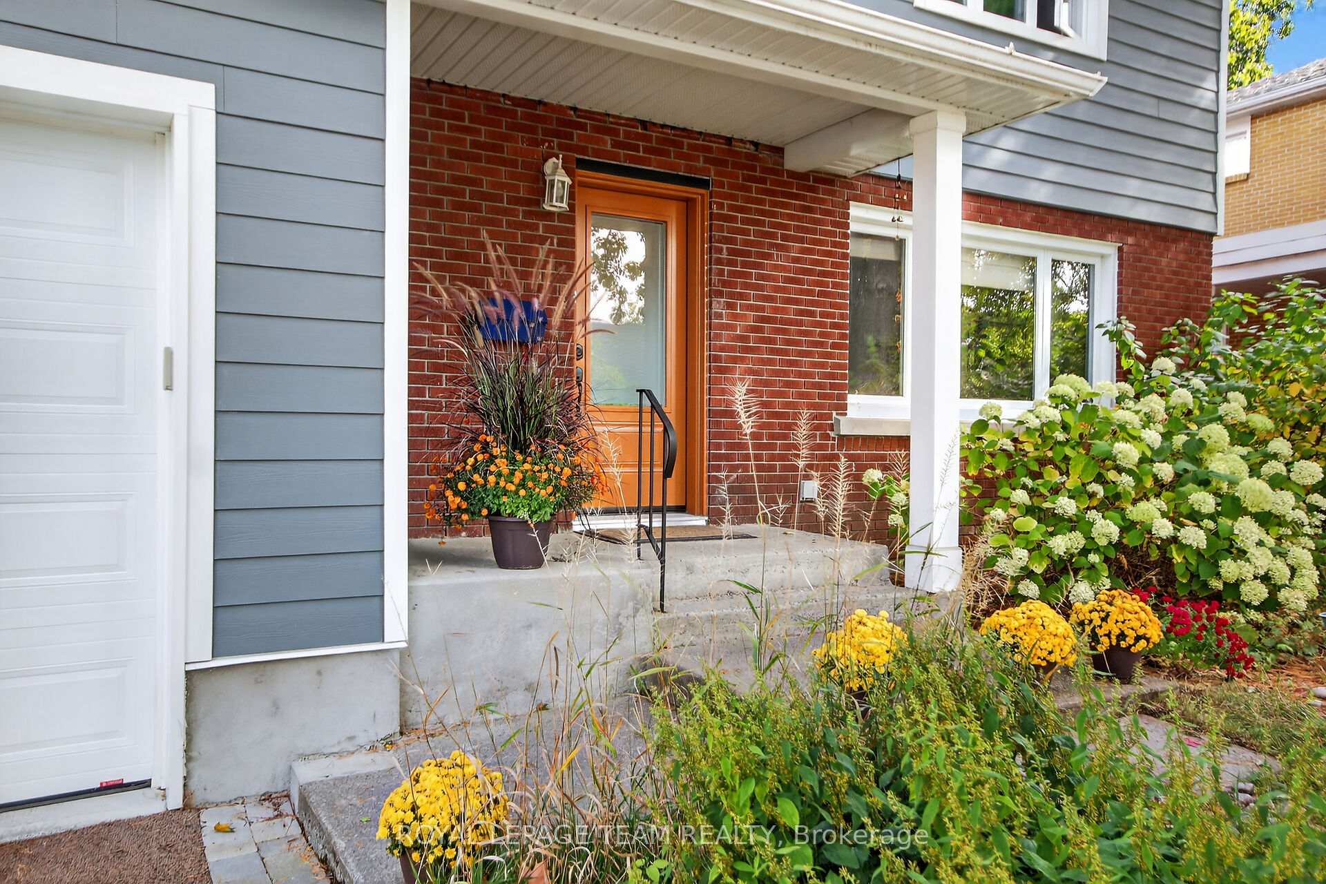Photo 2 of 617 Mansfield Avenue, Ottawa, McKellar/Highland — HOMEH