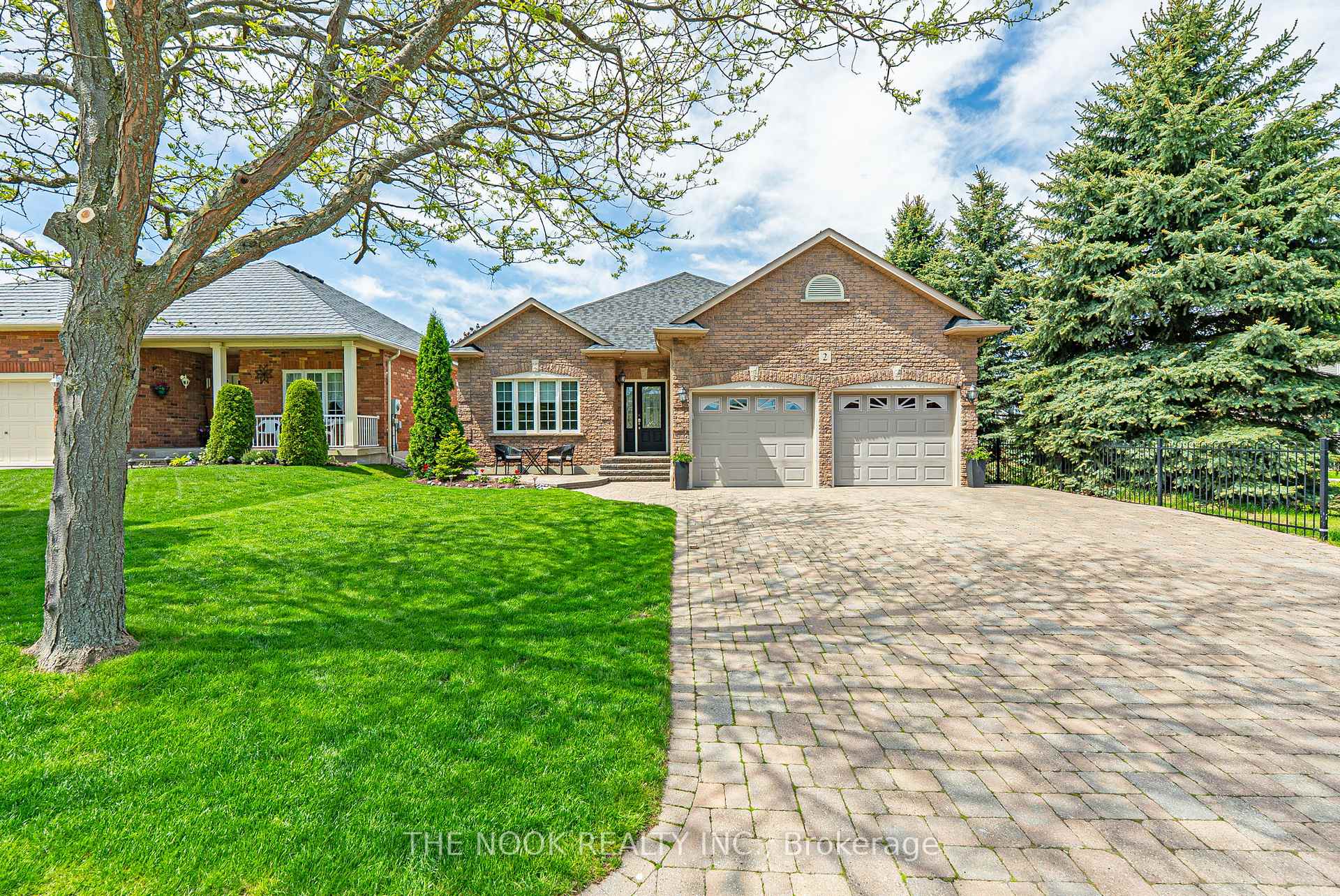 Photo 1 of 2 Decoe Court, Clarington, Courtice — HOMEH