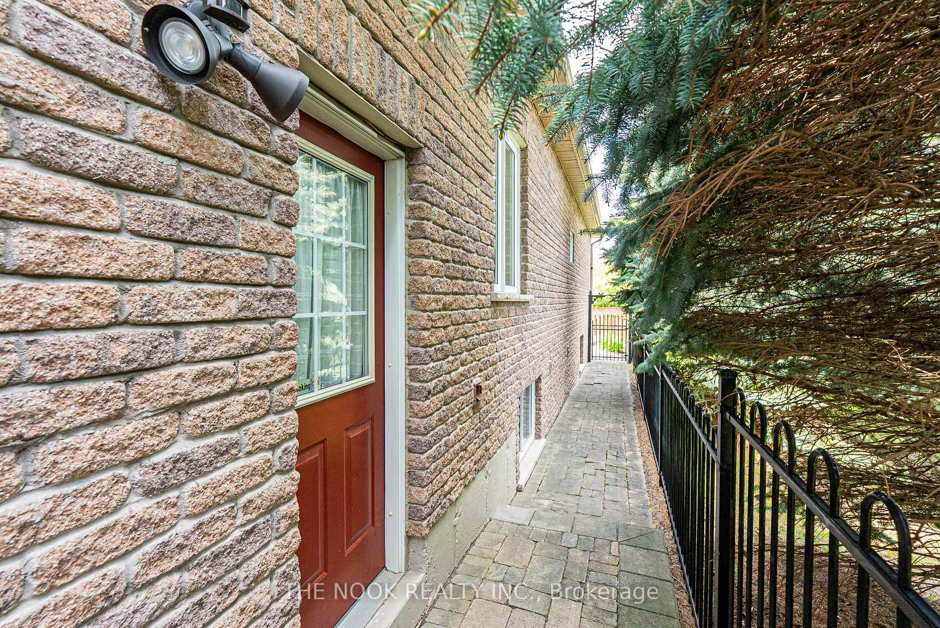 Photo 37 of 2 Decoe Court, Clarington, Courtice — HOMEH