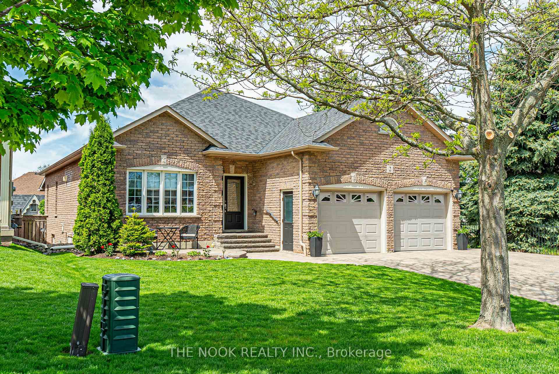 Photo 38 of 2 Decoe Court, Clarington, Courtice — HOMEH