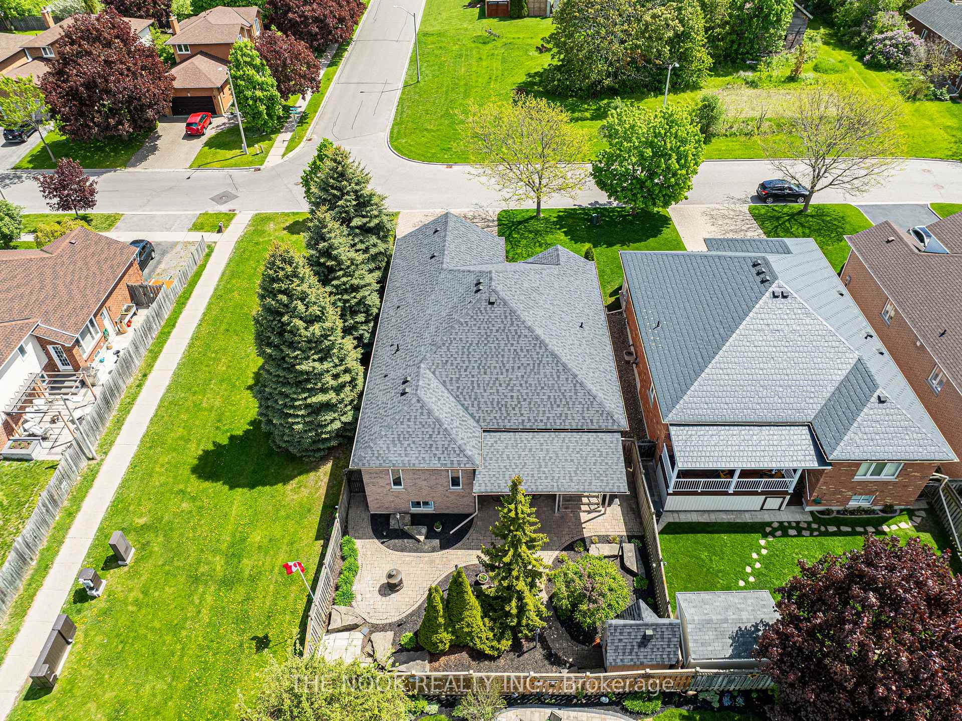 Photo 39 of 2 Decoe Court, Clarington, Courtice — HOMEH