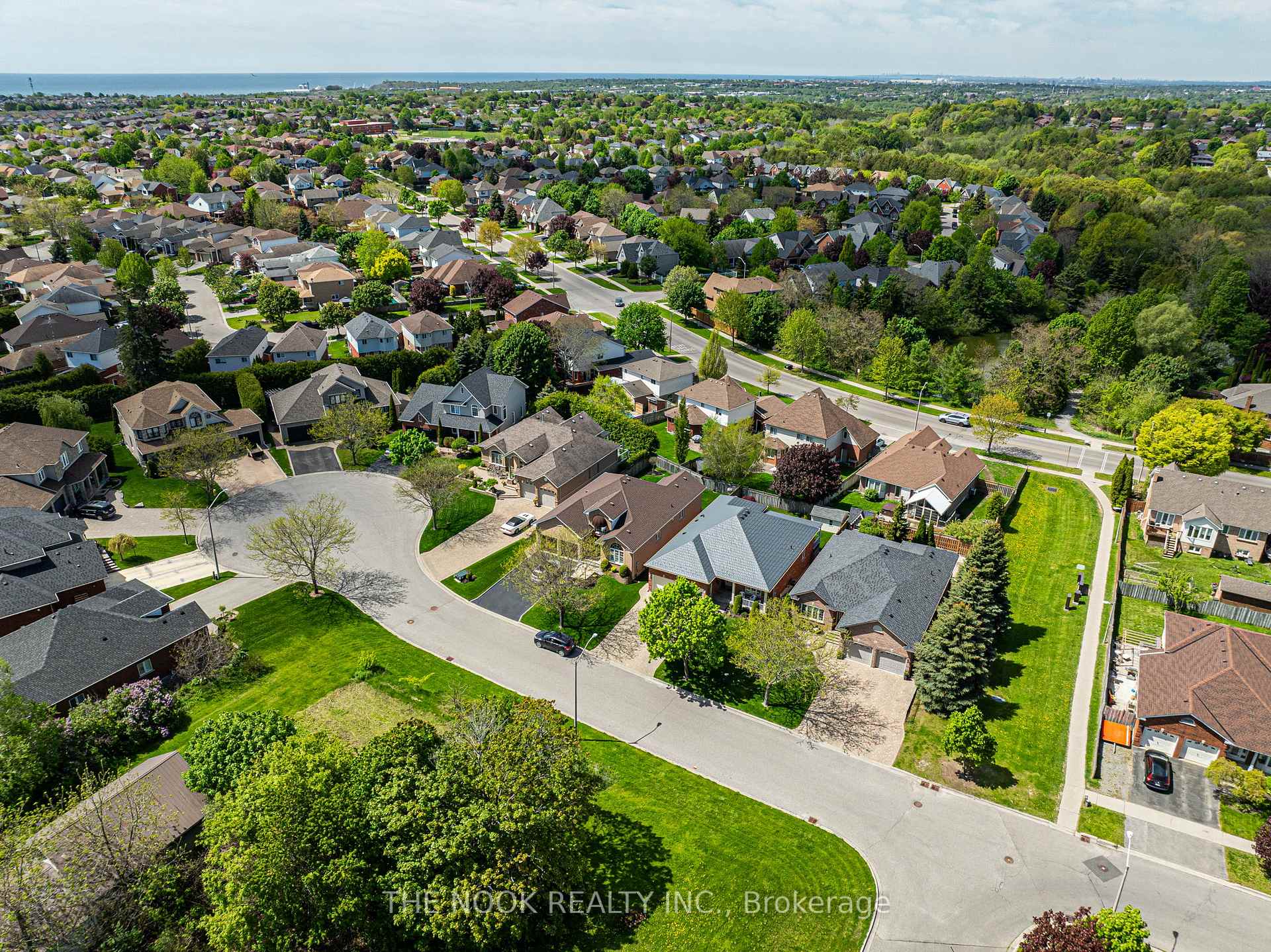 Photo 40 of 2 Decoe Court, Clarington, Courtice — HOMEH