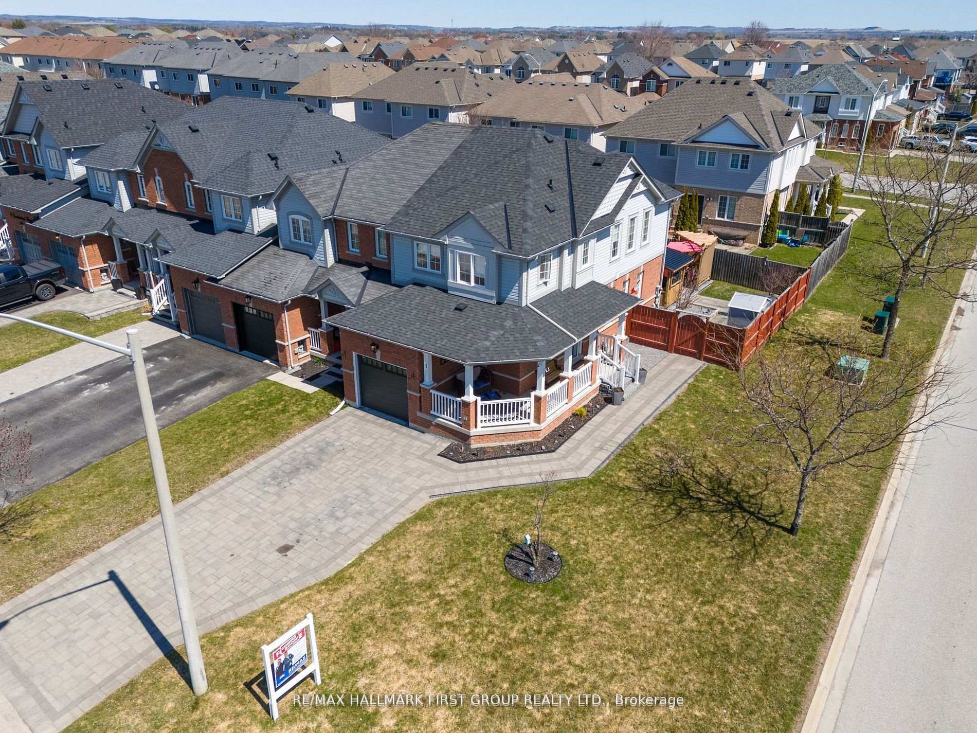 Photo 9 of 1 Quackenbush Street, Clarington, Bowmanville — HOMEH