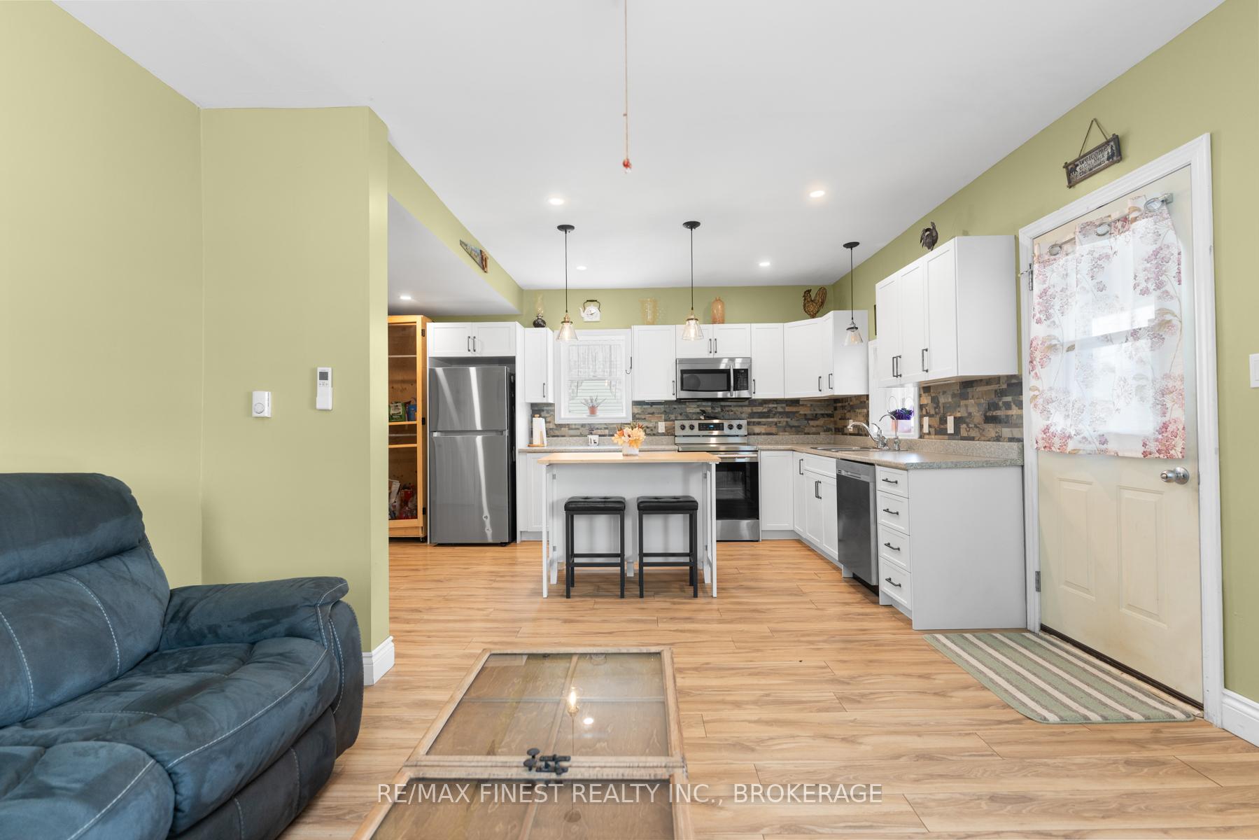 Photo 8 of 11608 Road 38, Frontenac, Frontenac Centre — HOMEH