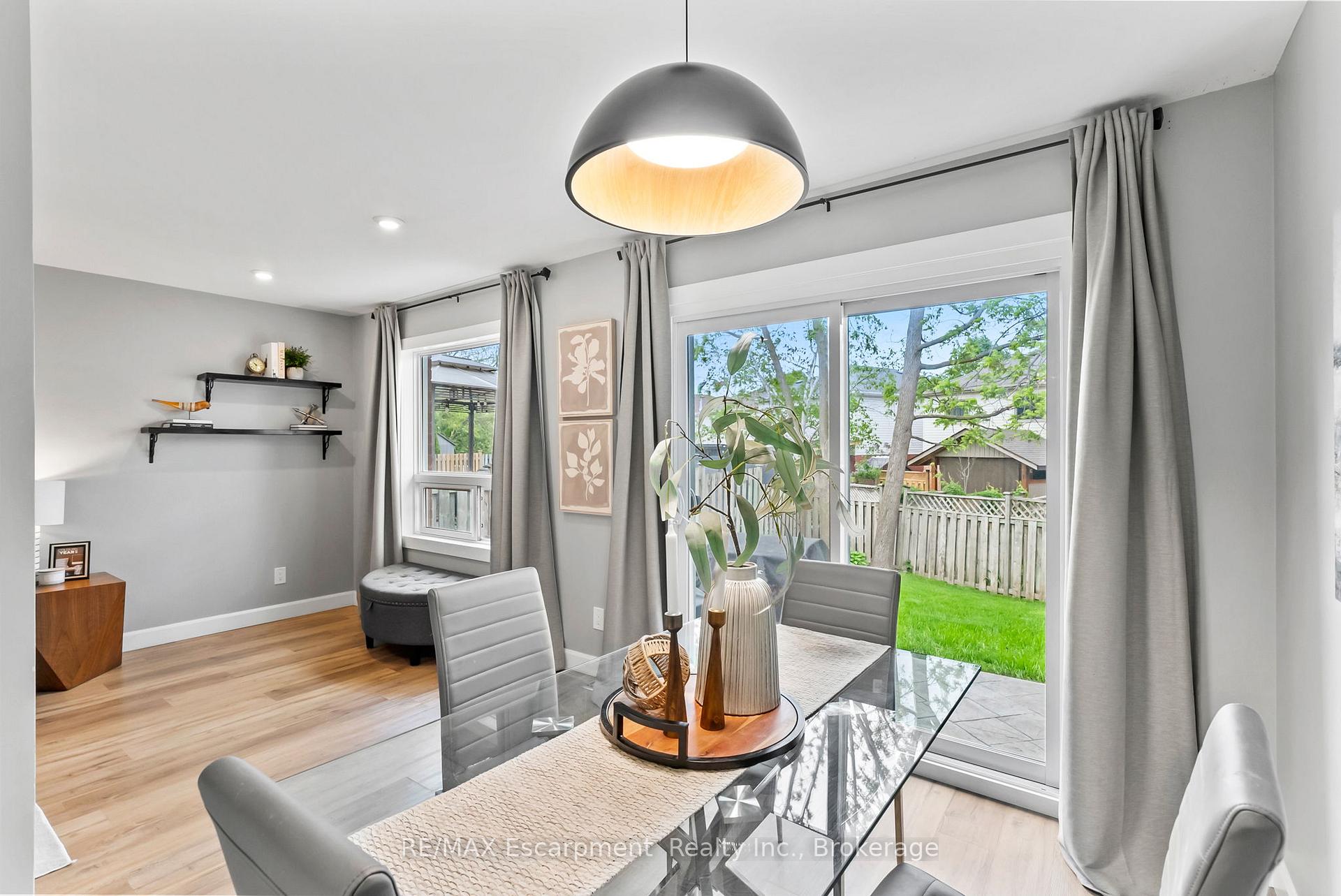 Photo 7 of 9 Barker Court, Clarington, Bowmanville — HOMEH
