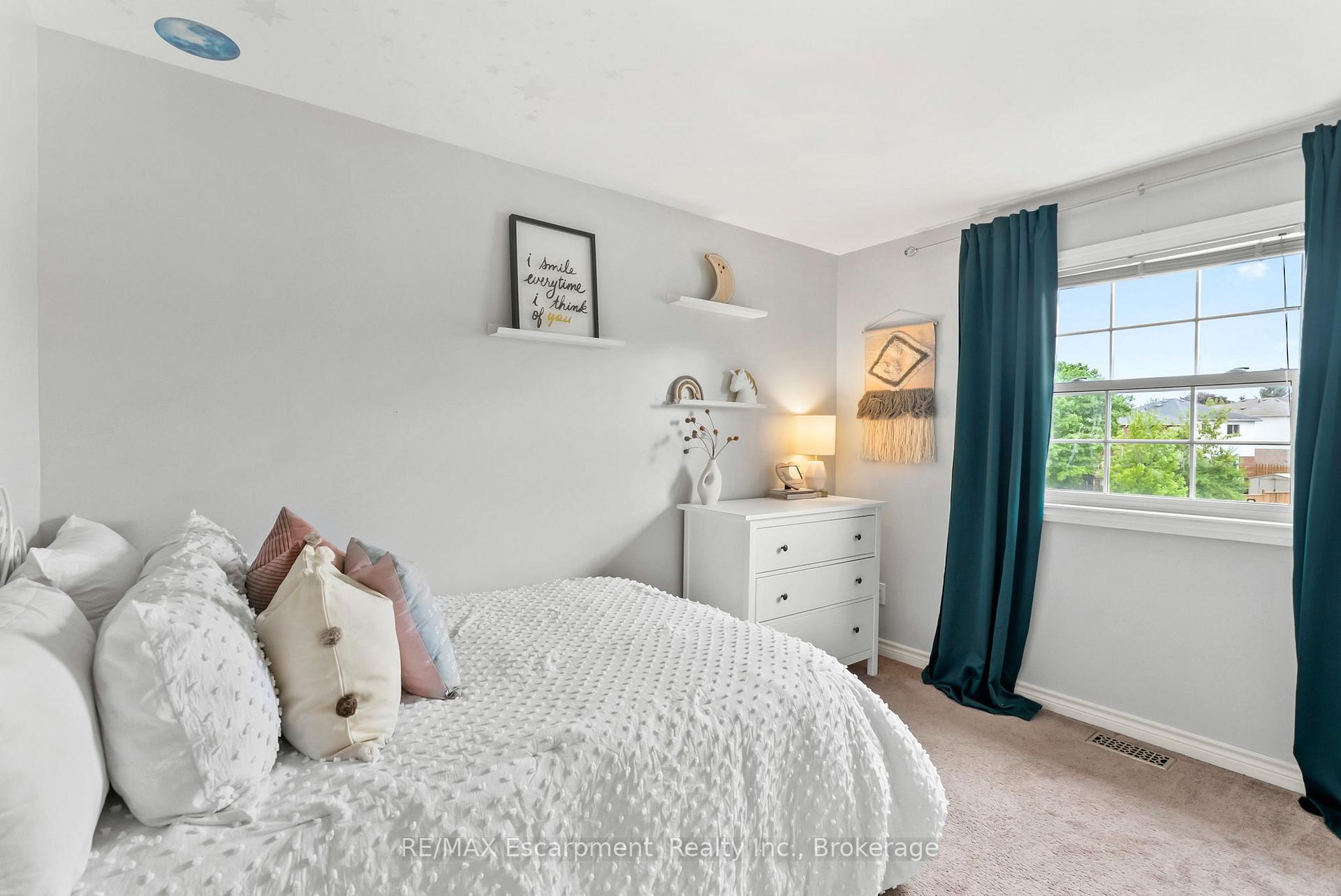 Photo 20 of 9 Barker Court, Clarington, Bowmanville — HOMEH