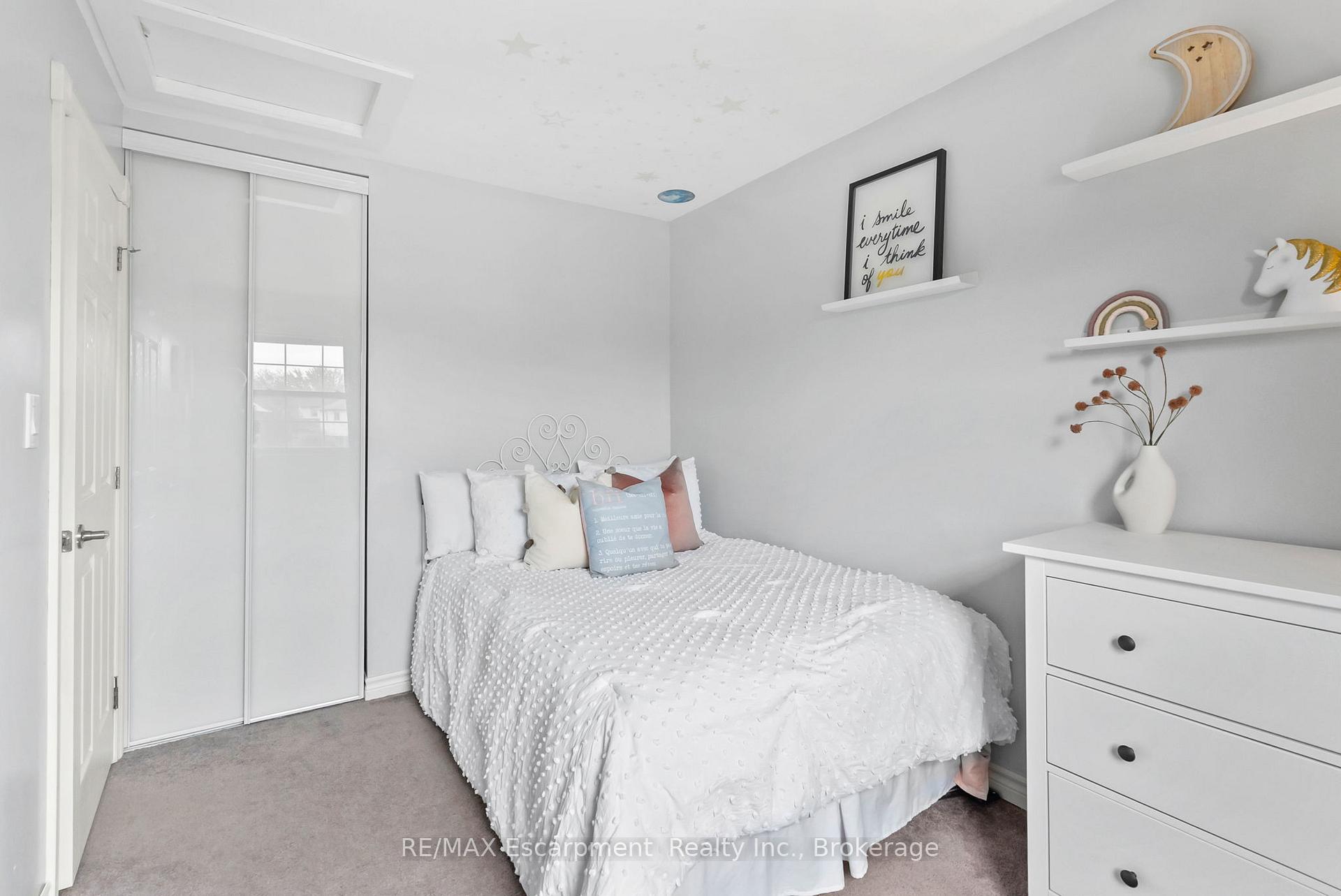 Photo 21 of 9 Barker Court, Clarington, Bowmanville — HOMEH
