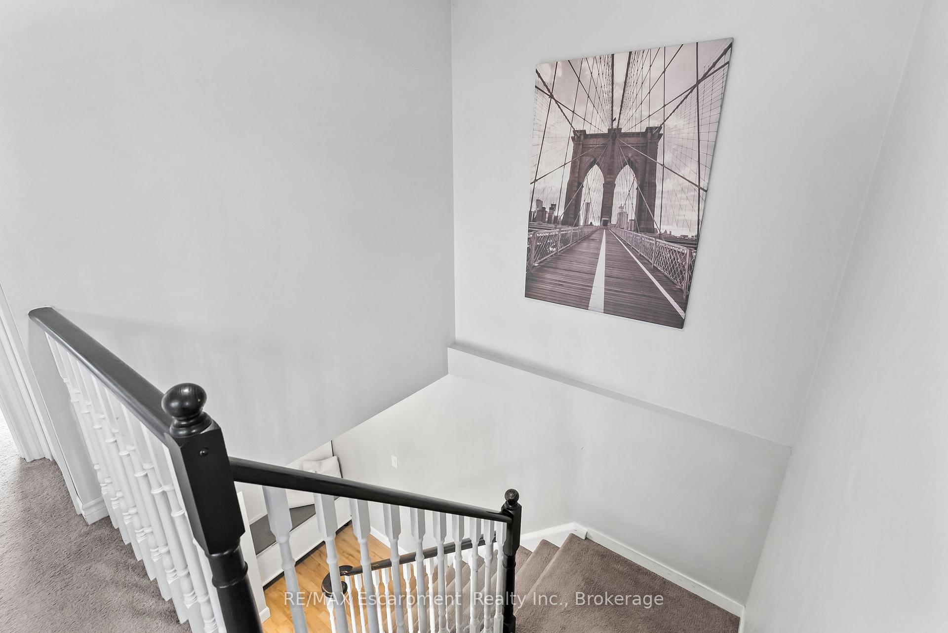Photo 24 of 9 Barker Court, Clarington, Bowmanville — HOMEH