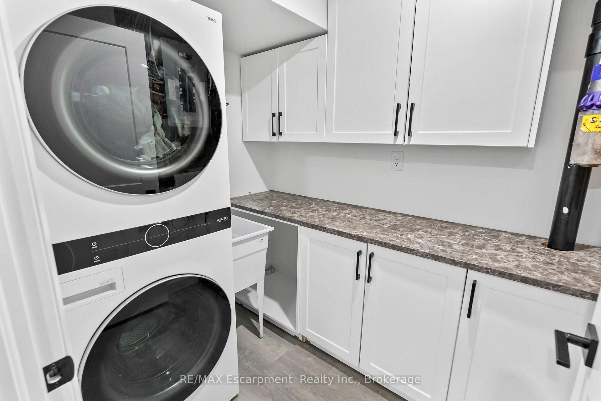 Photo 25 of 9 Barker Court, Clarington, Bowmanville — HOMEH