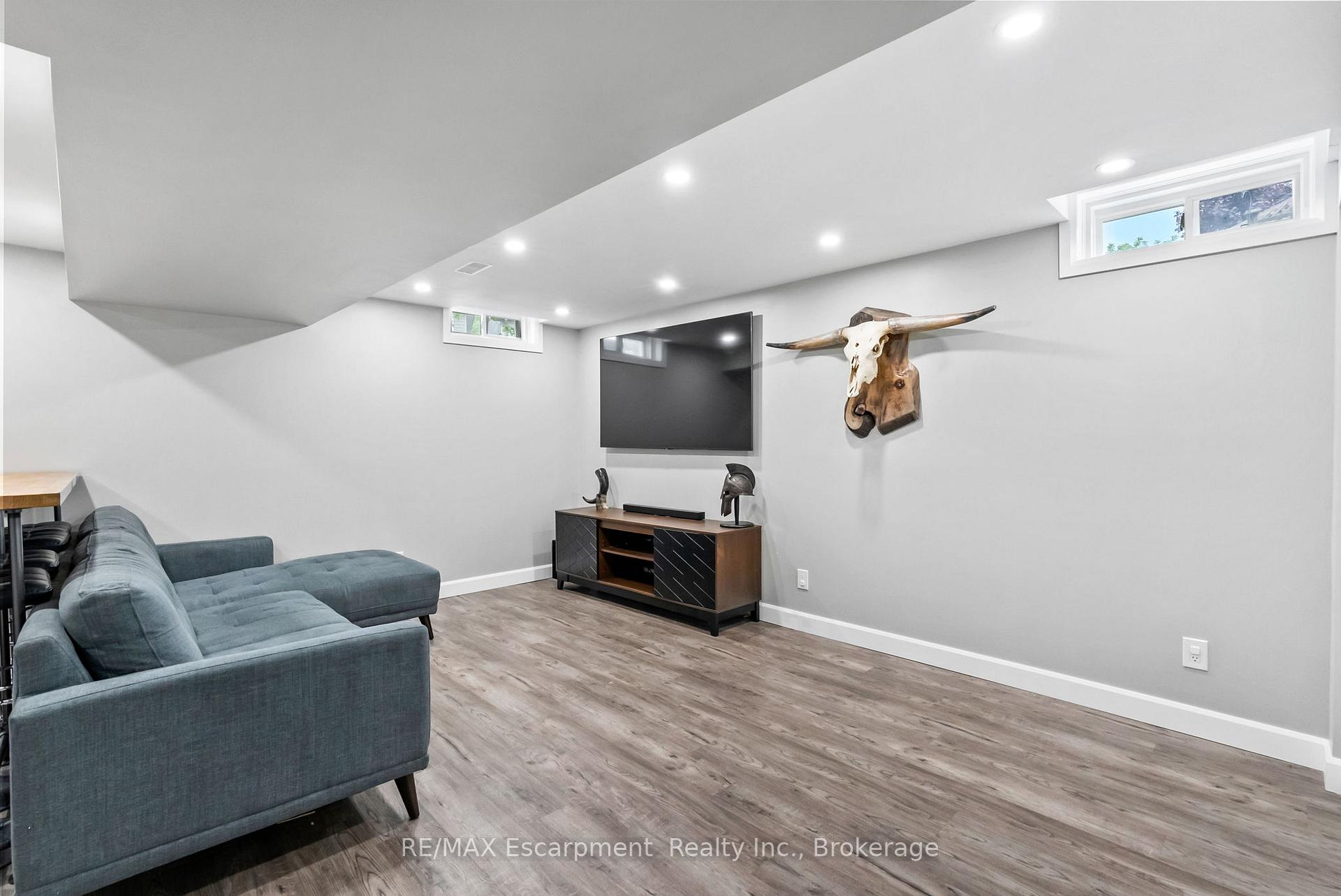 Photo 28 of 9 Barker Court, Clarington, Bowmanville — HOMEH