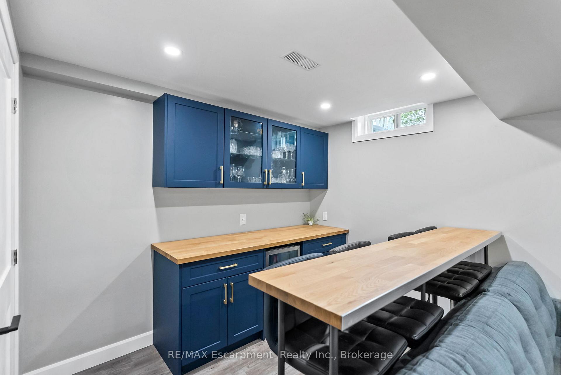 Photo 30 of 9 Barker Court, Clarington, Bowmanville — HOMEH
