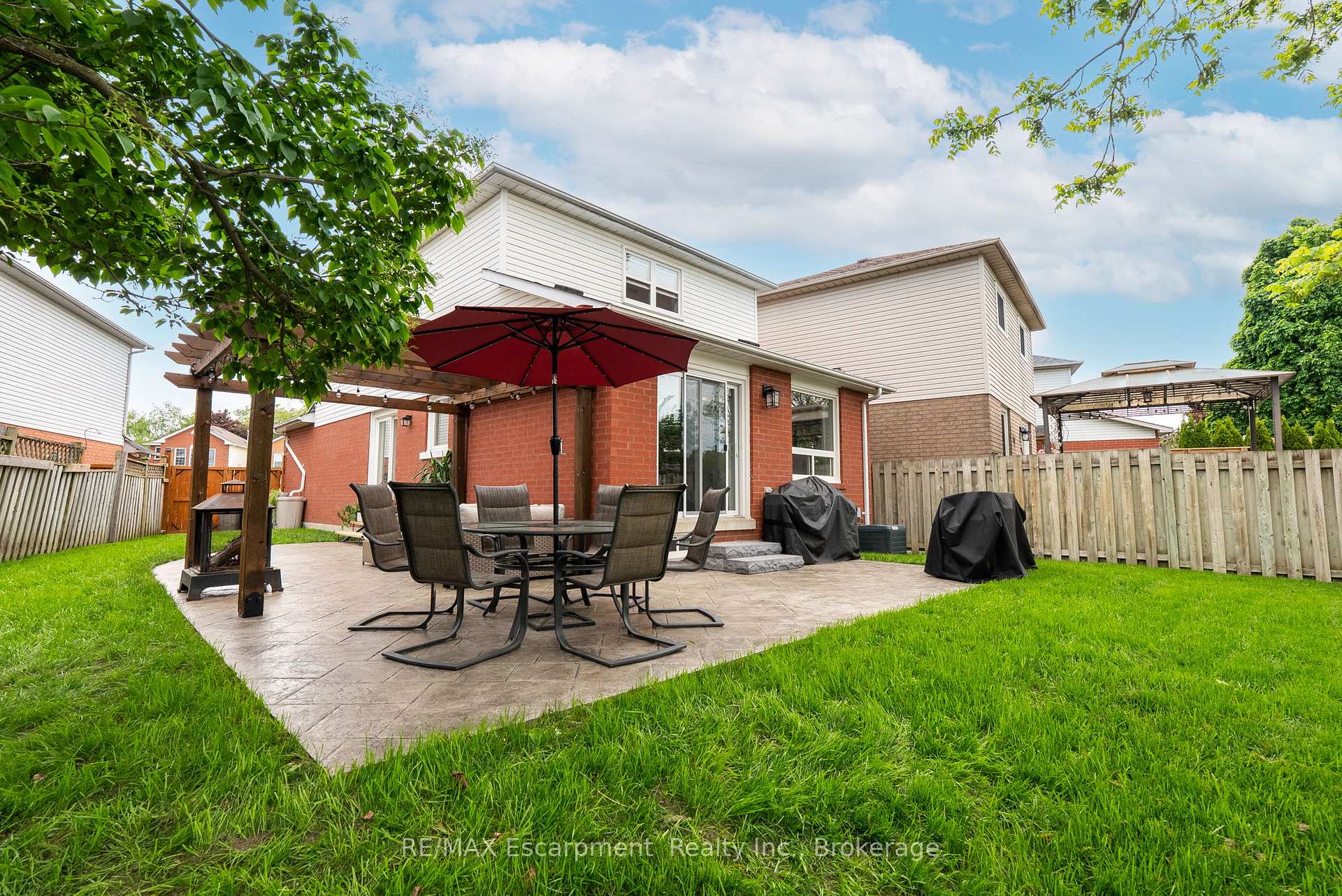 Photo 35 of 9 Barker Court, Clarington, Bowmanville — HOMEH