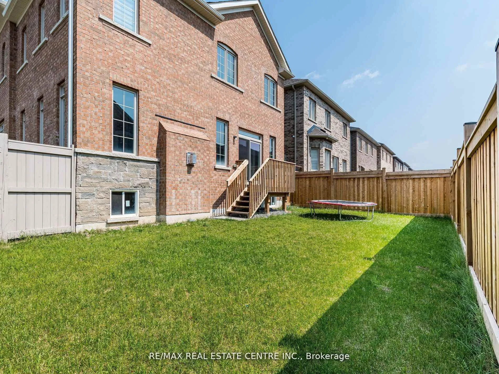 Photo 22 of 62 Granite Ridge Trail, Hamilton, Waterdown — HOMEH