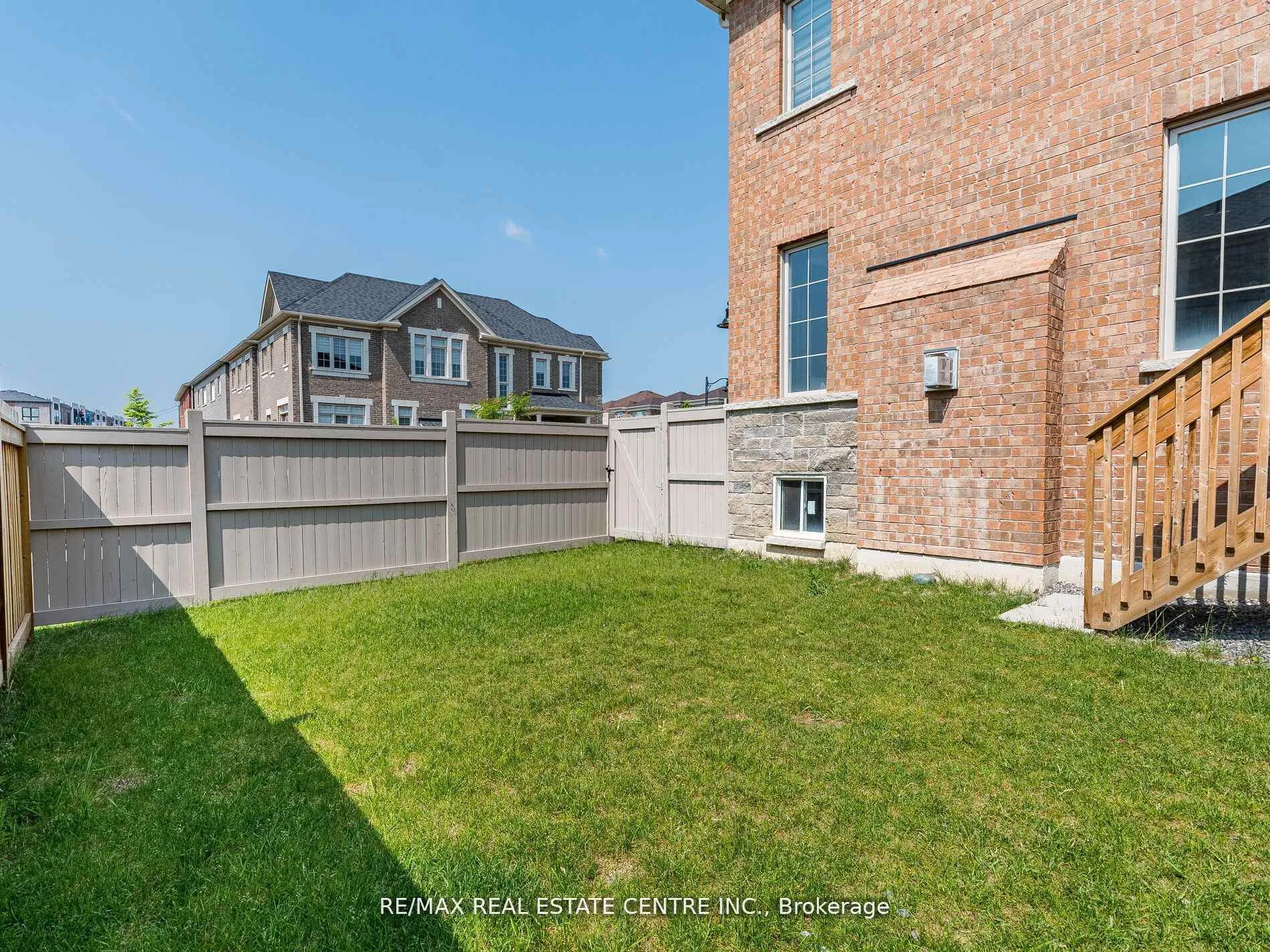 Photo 24 of 62 Granite Ridge Trail, Hamilton, Waterdown — HOMEH