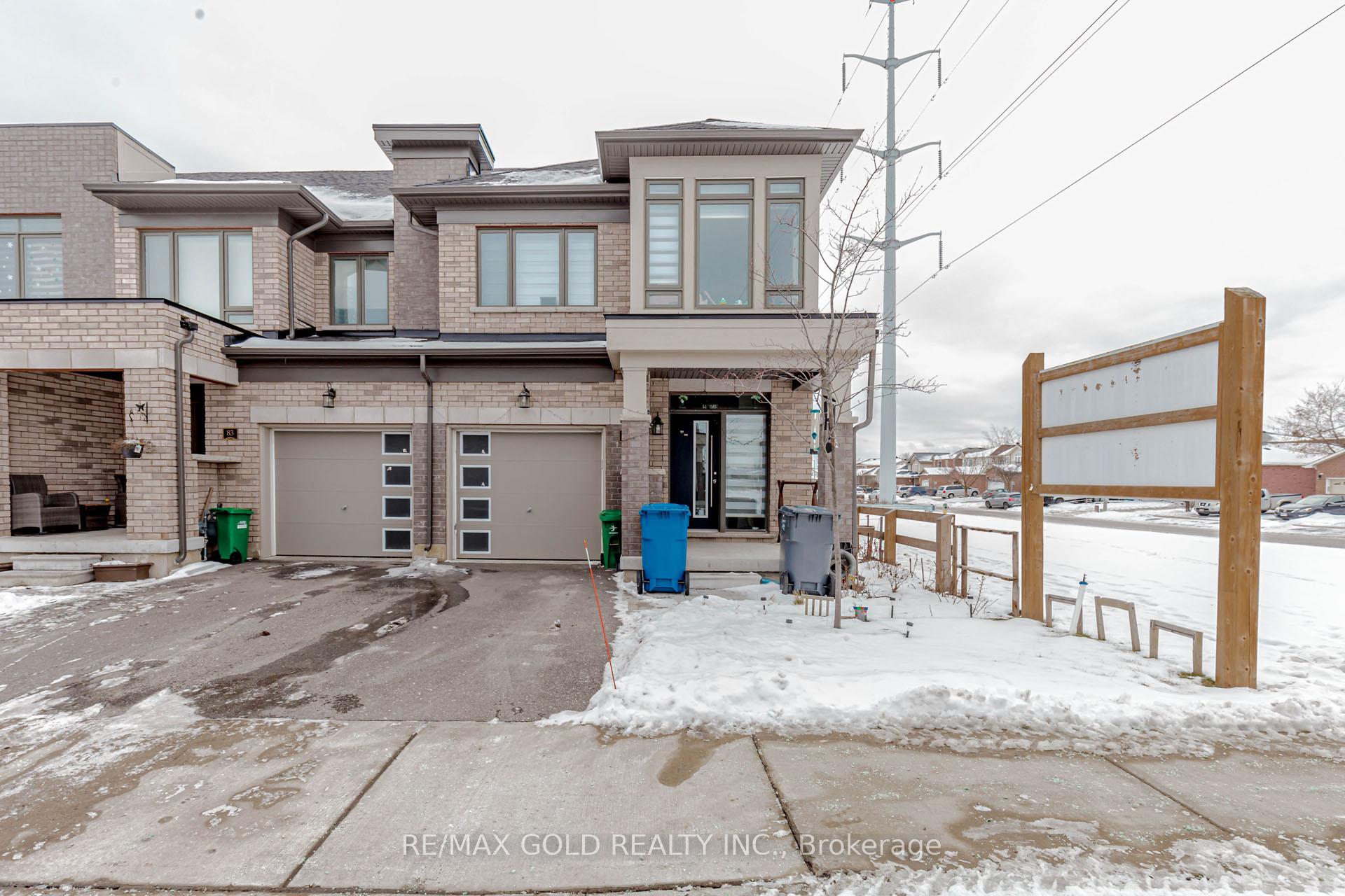 Front of Unit 82, 166 Deerpath Drive W