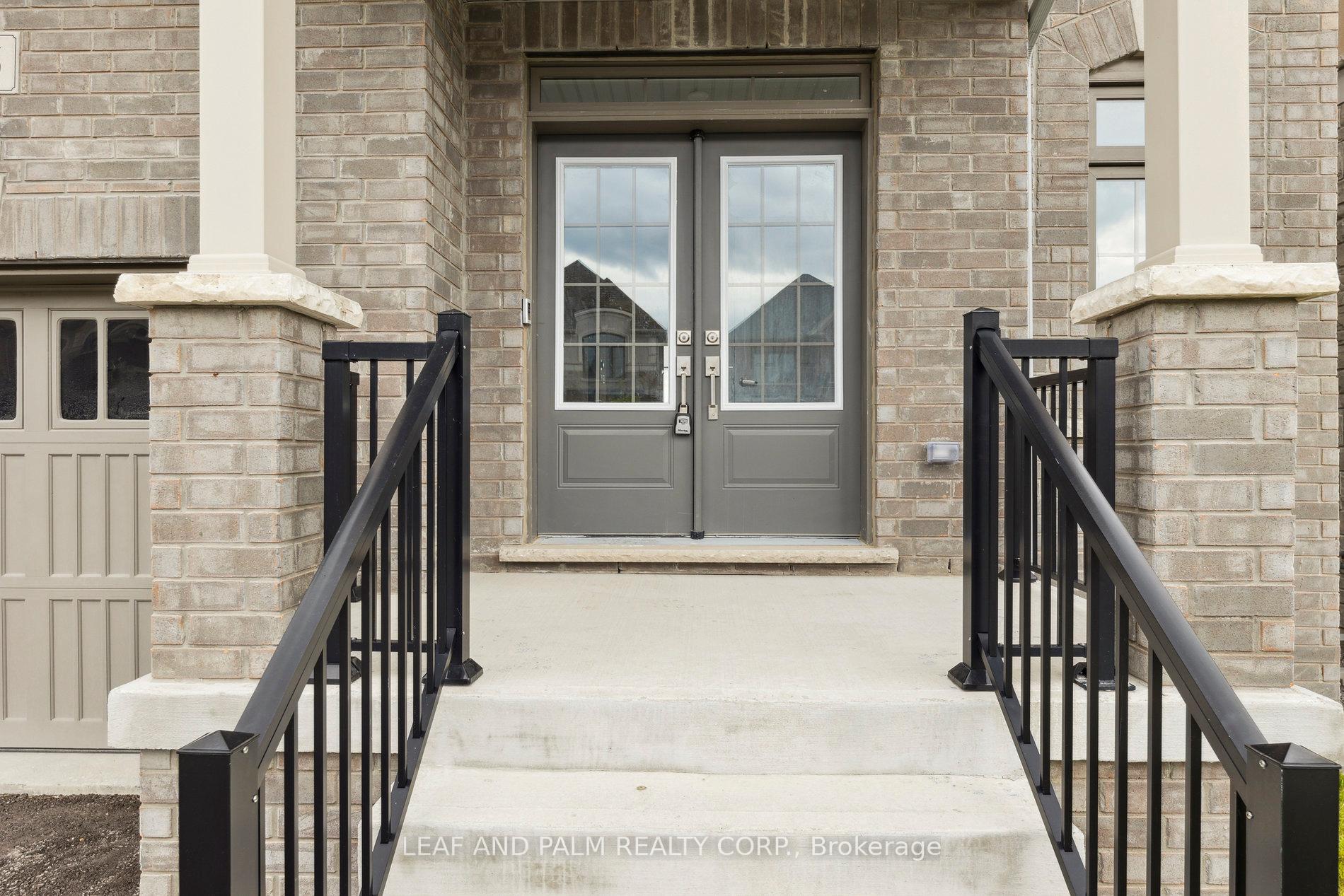 Photo 4 of 26 Ed Ewert Avenue, Clarington, Newcastle — HOMEH